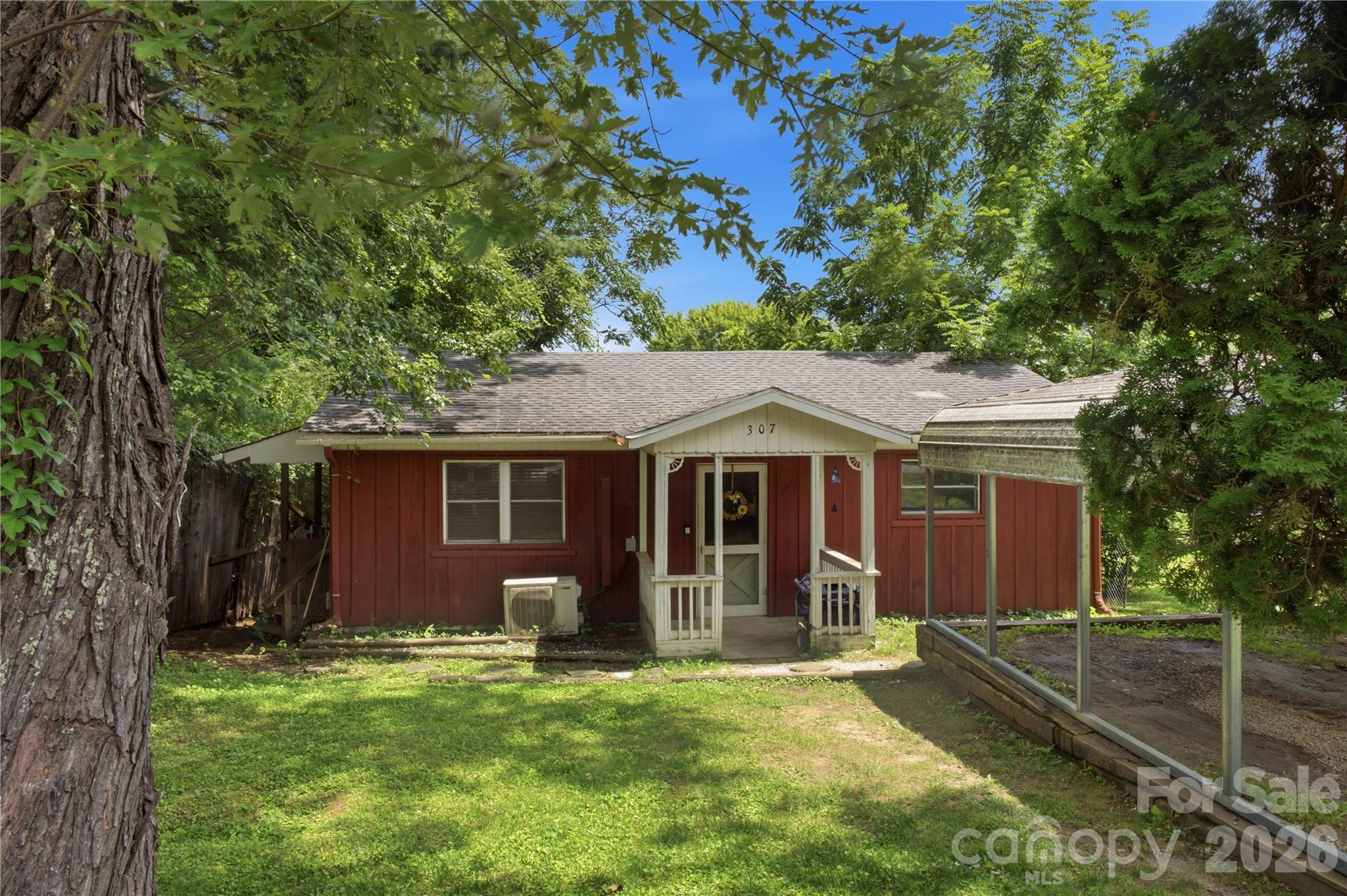 307 Beverly Avenue — Hendersonville