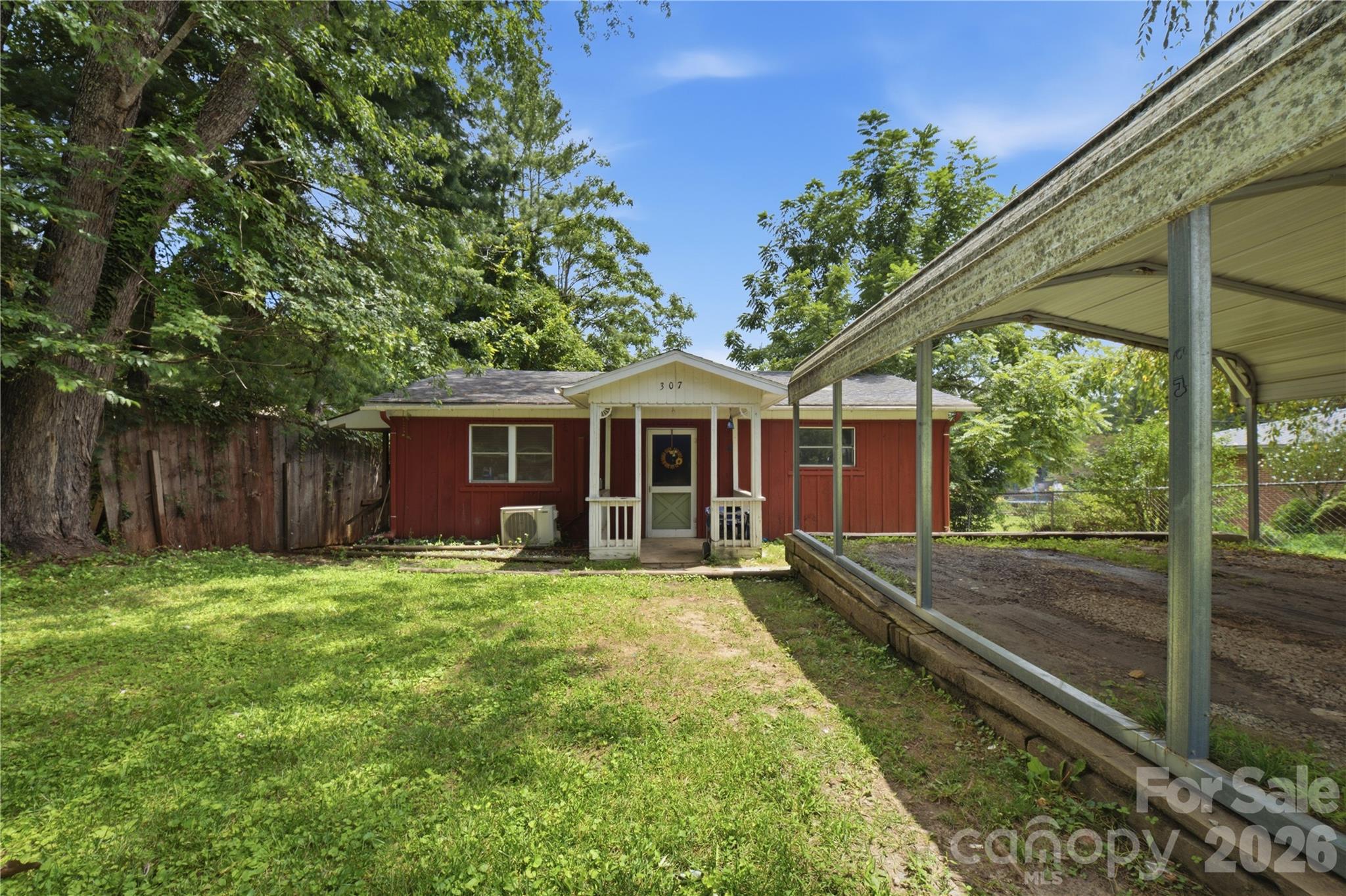 307 Beverly Avenue — Hendersonville