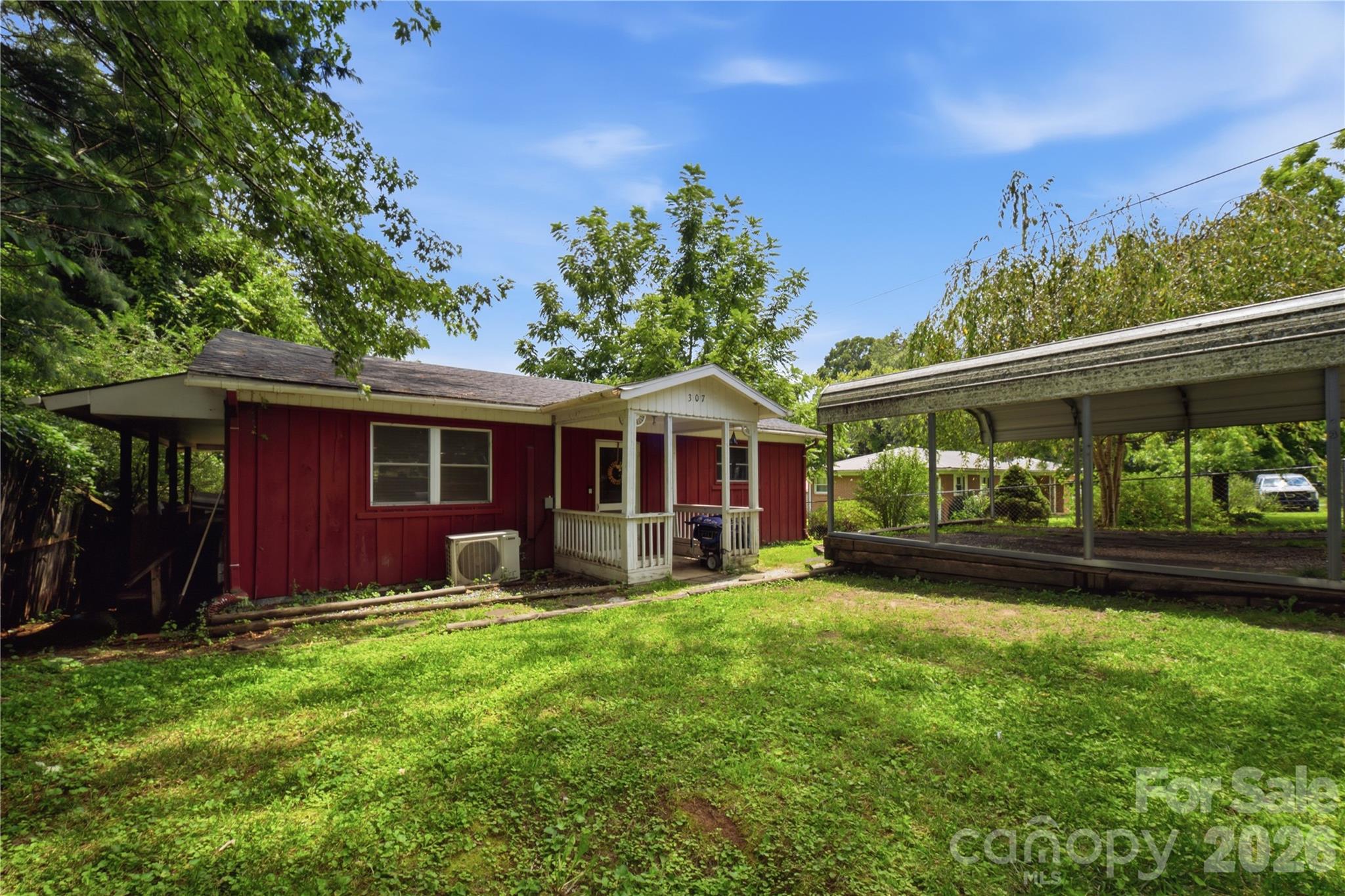307 Beverly Avenue — Hendersonville