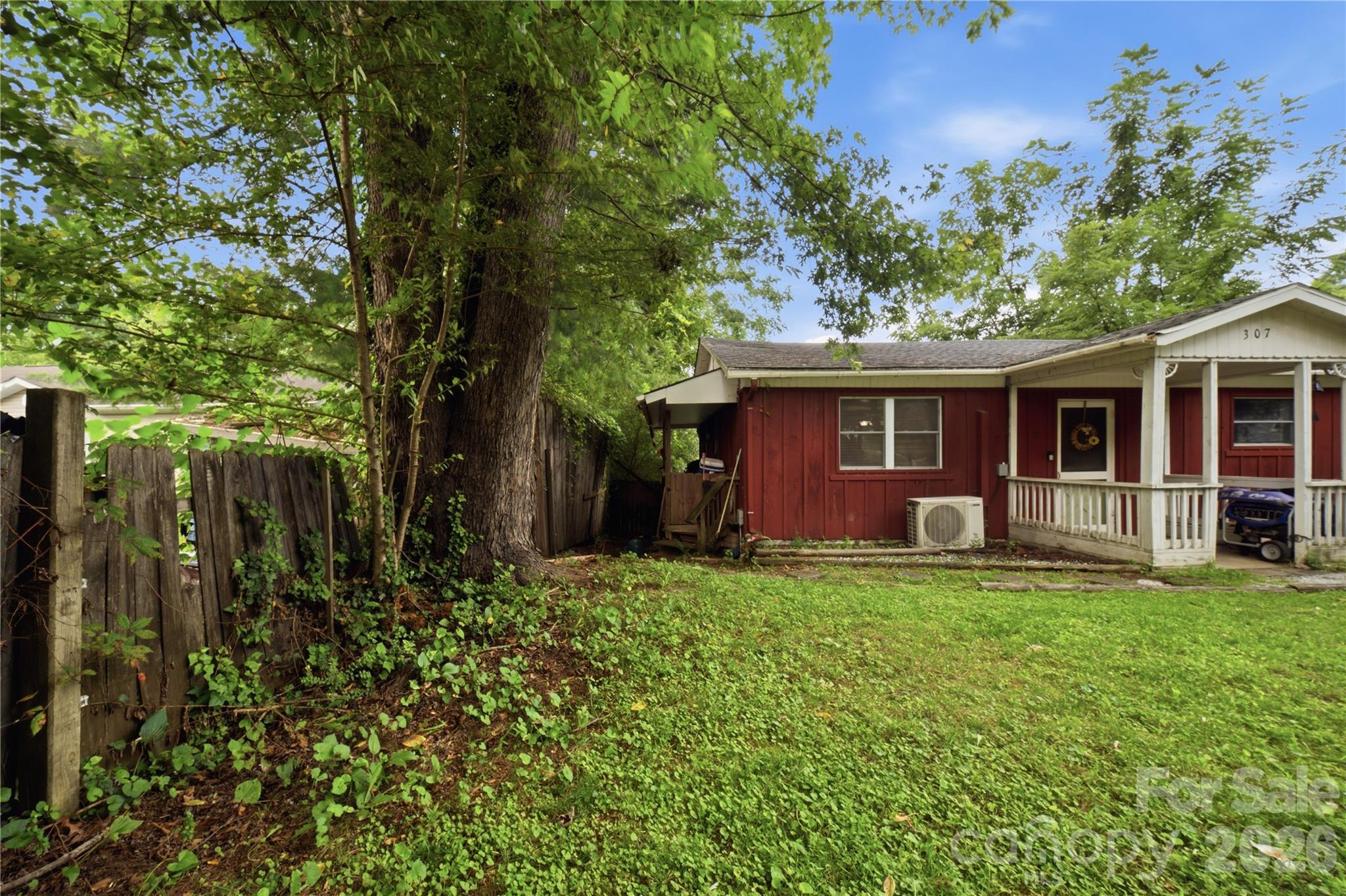 307 Beverly Avenue — Hendersonville