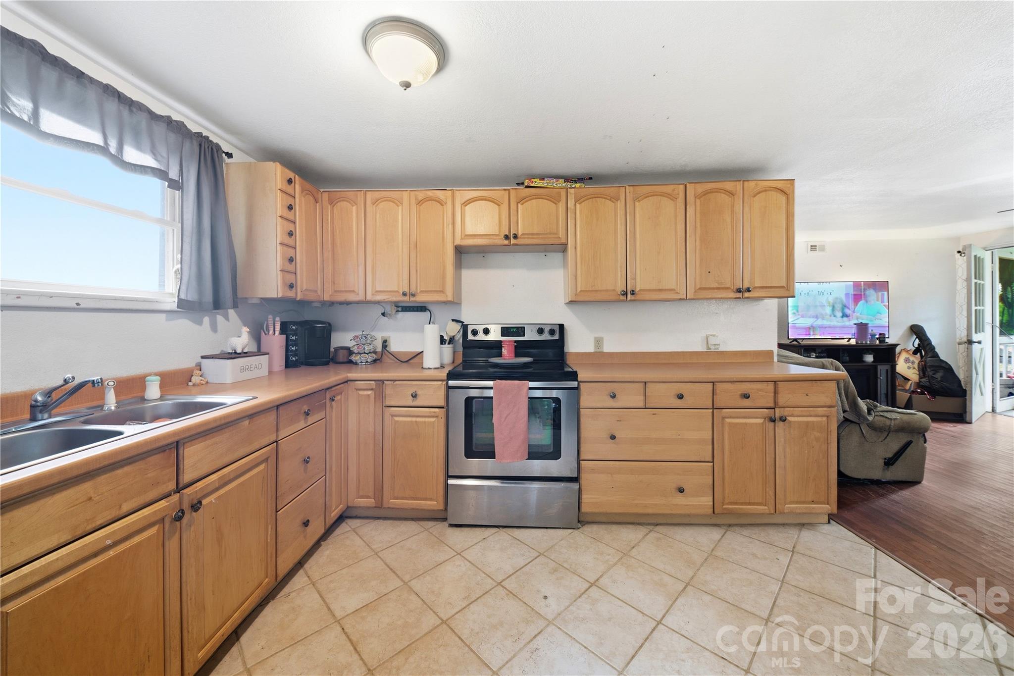 307 Beverly Avenue — Hendersonville