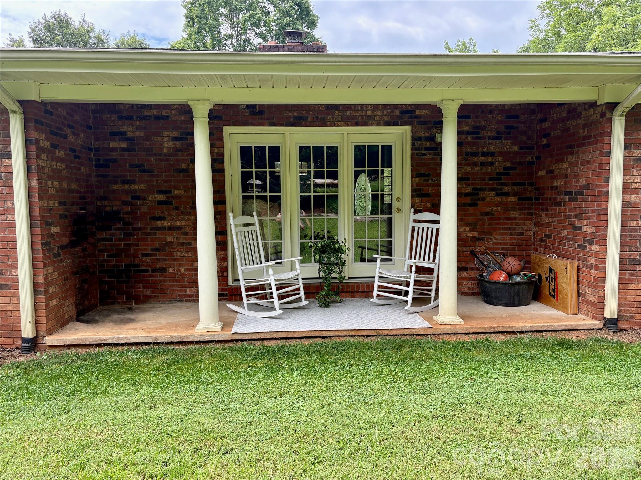 11 Thornberry Drive — Alexander
