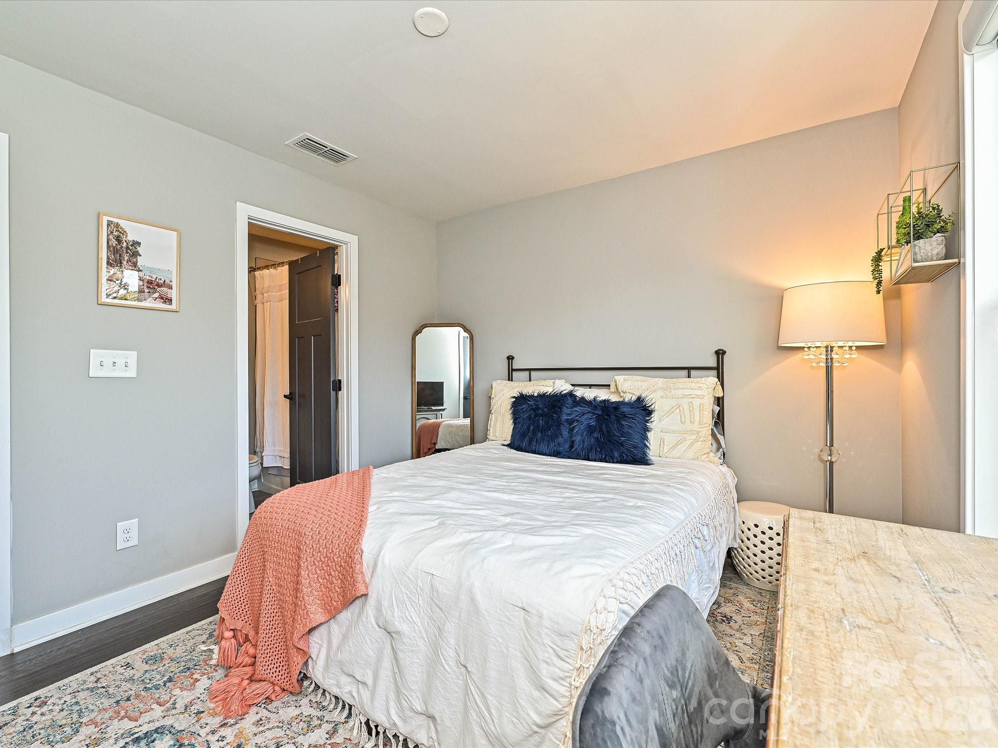 143 Music Hall Way — Charlotte