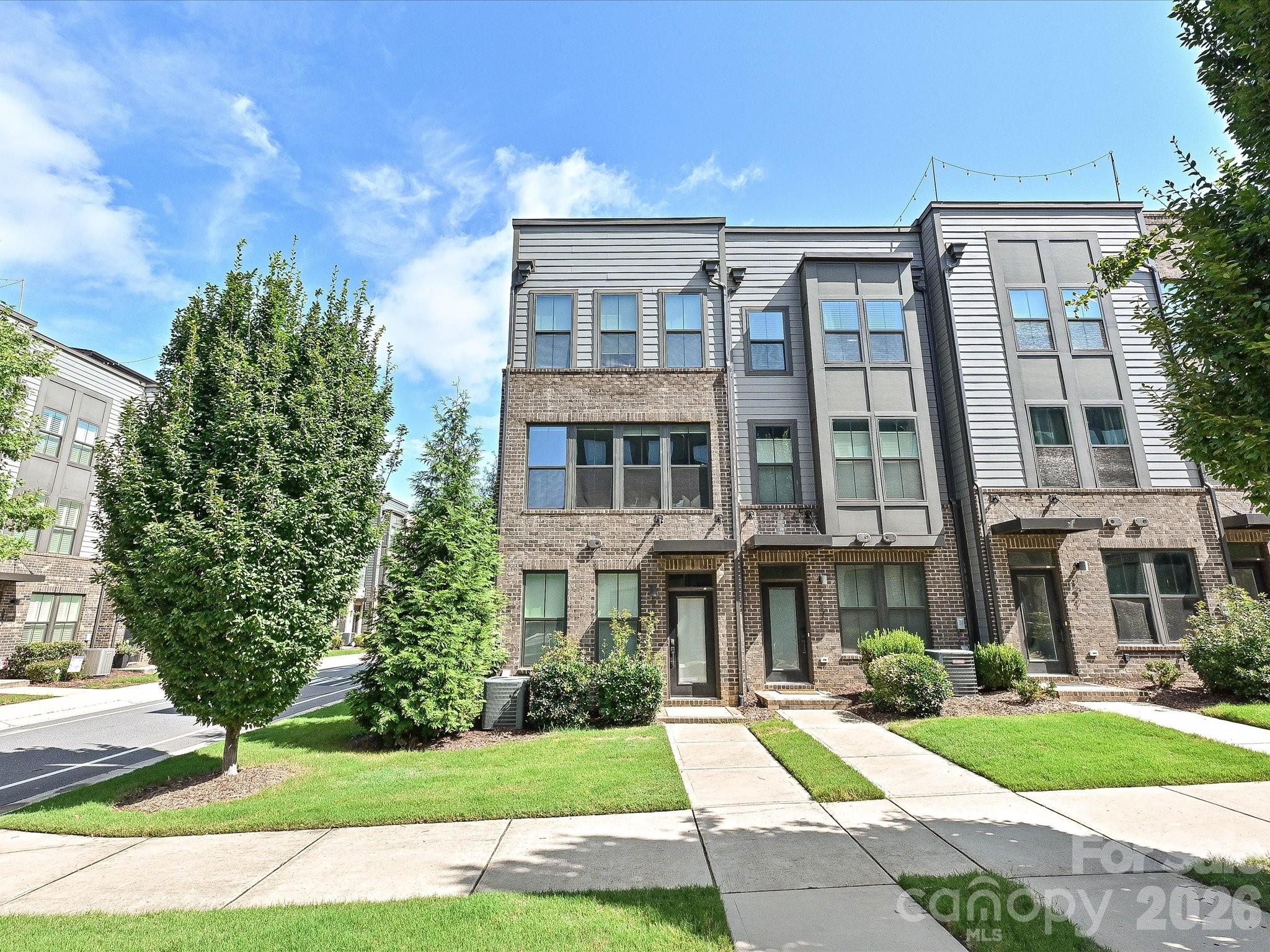 143 Music Hall Way — Charlotte