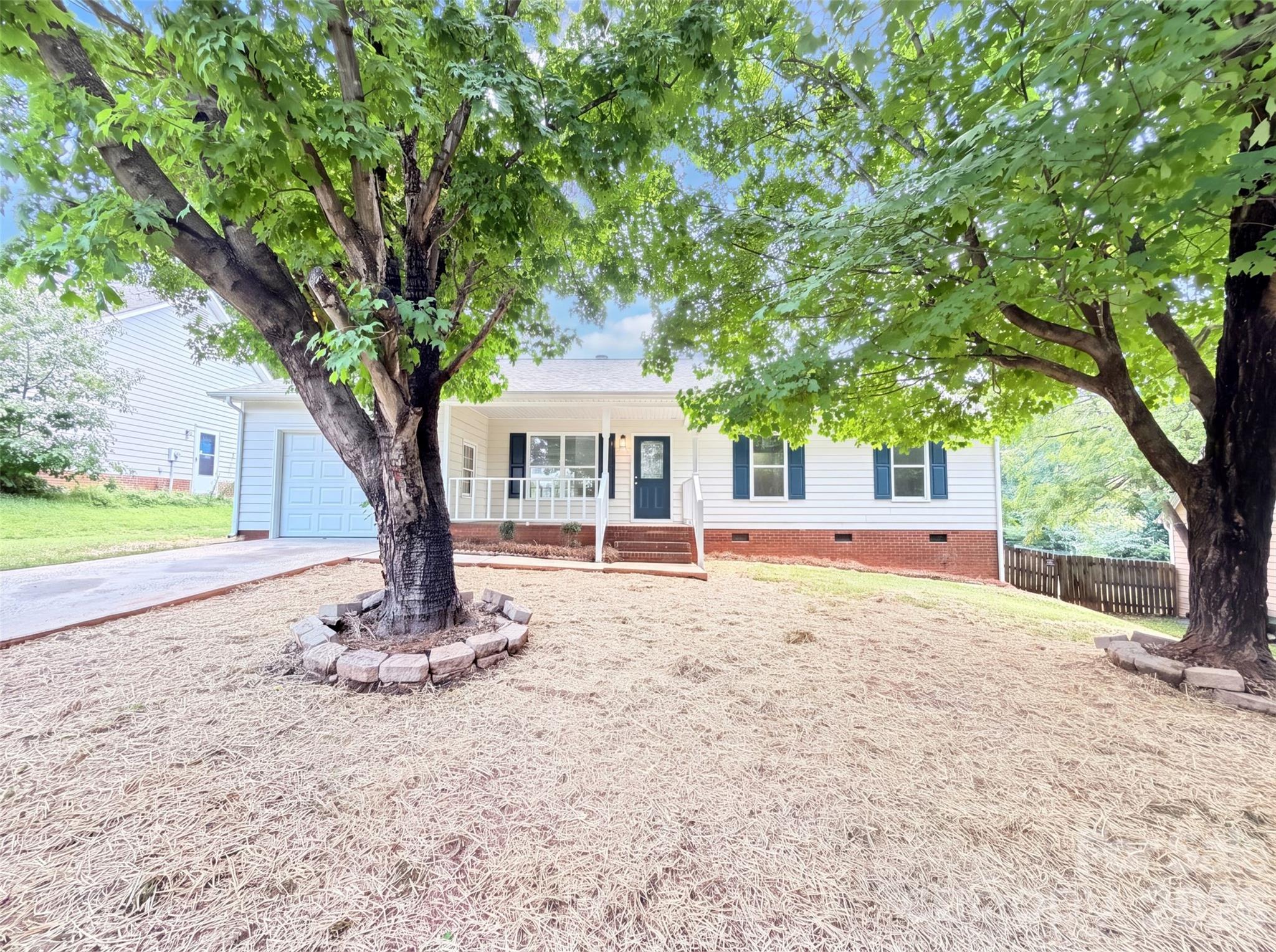 8822 Hunter Green Lane — Charlotte