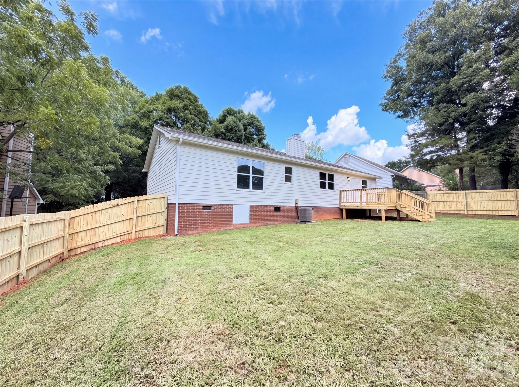 8822 Hunter Green Lane — Charlotte