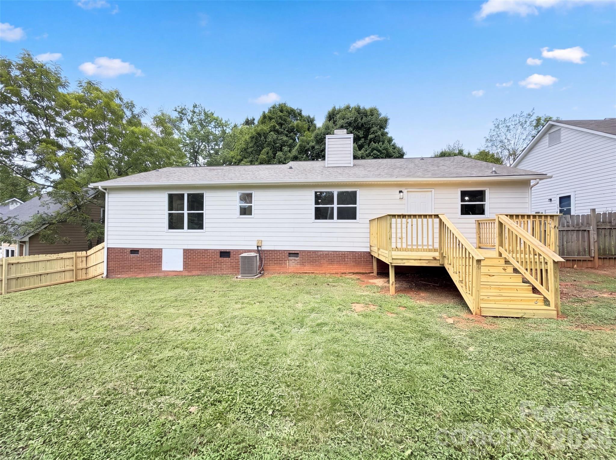 8822 Hunter Green Lane — Charlotte