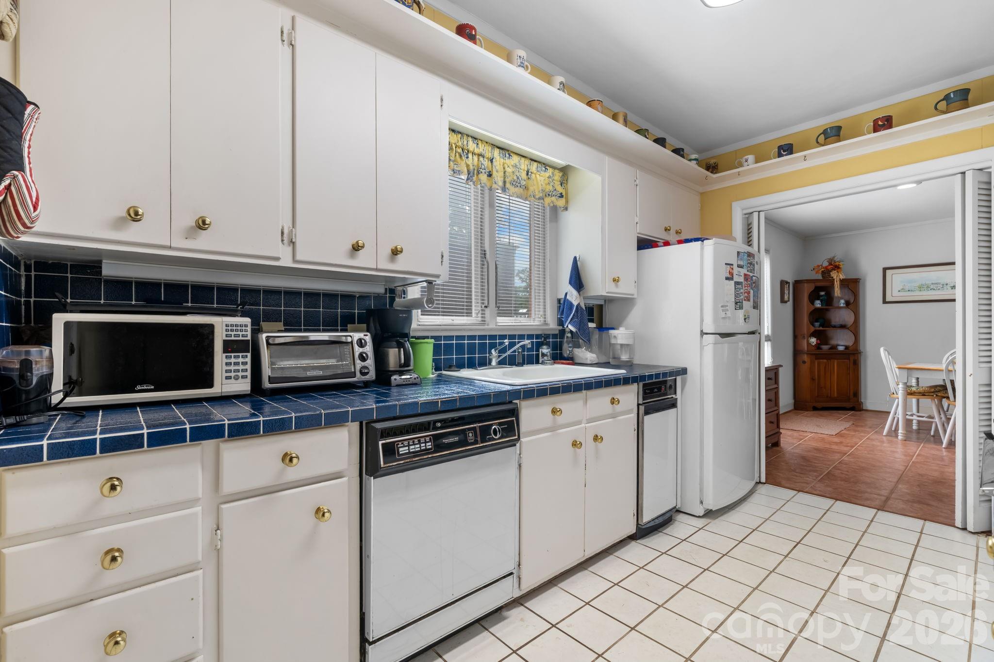 219 West Park Drive — Morganton