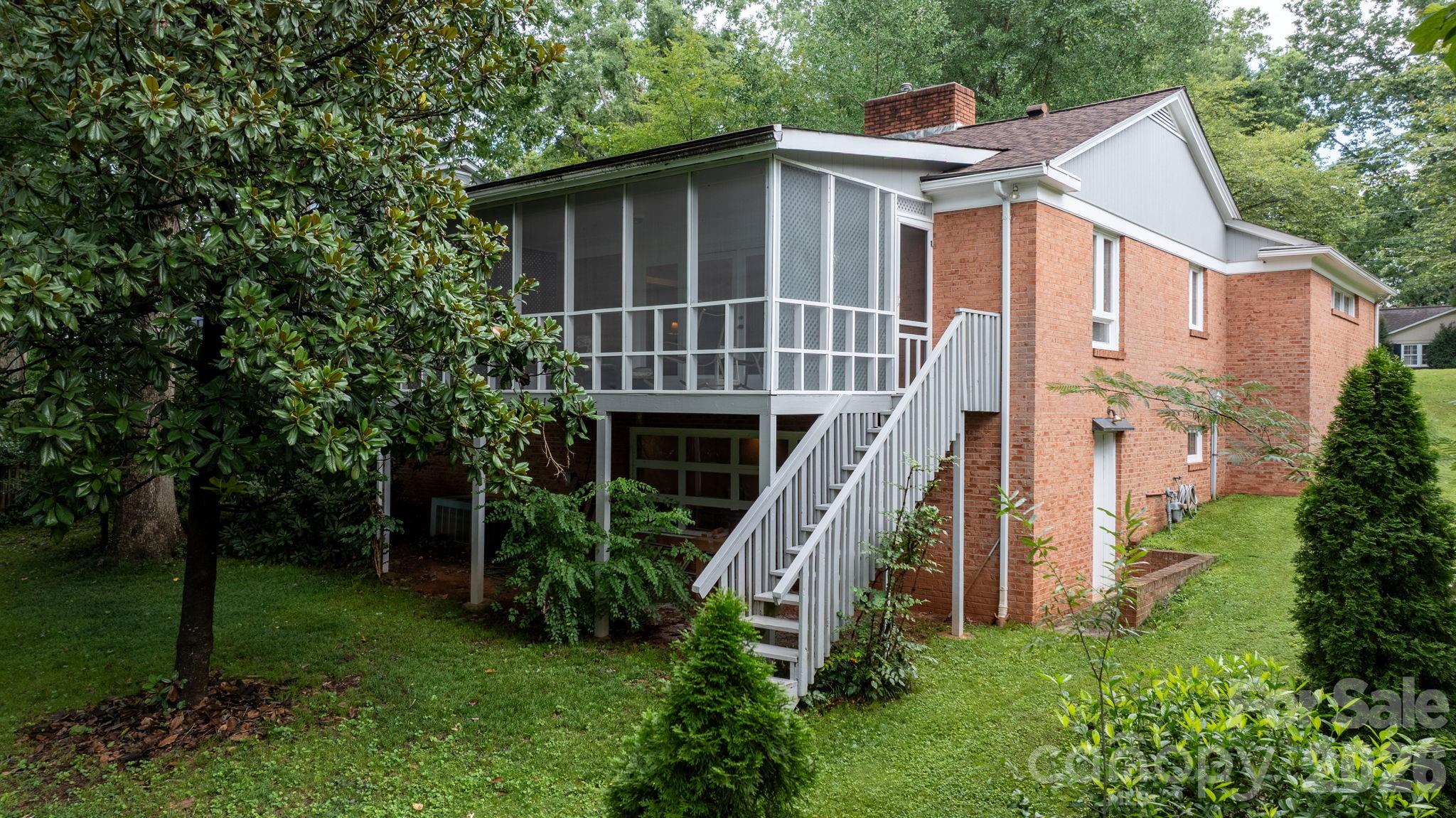 219 West Park Drive — Morganton
