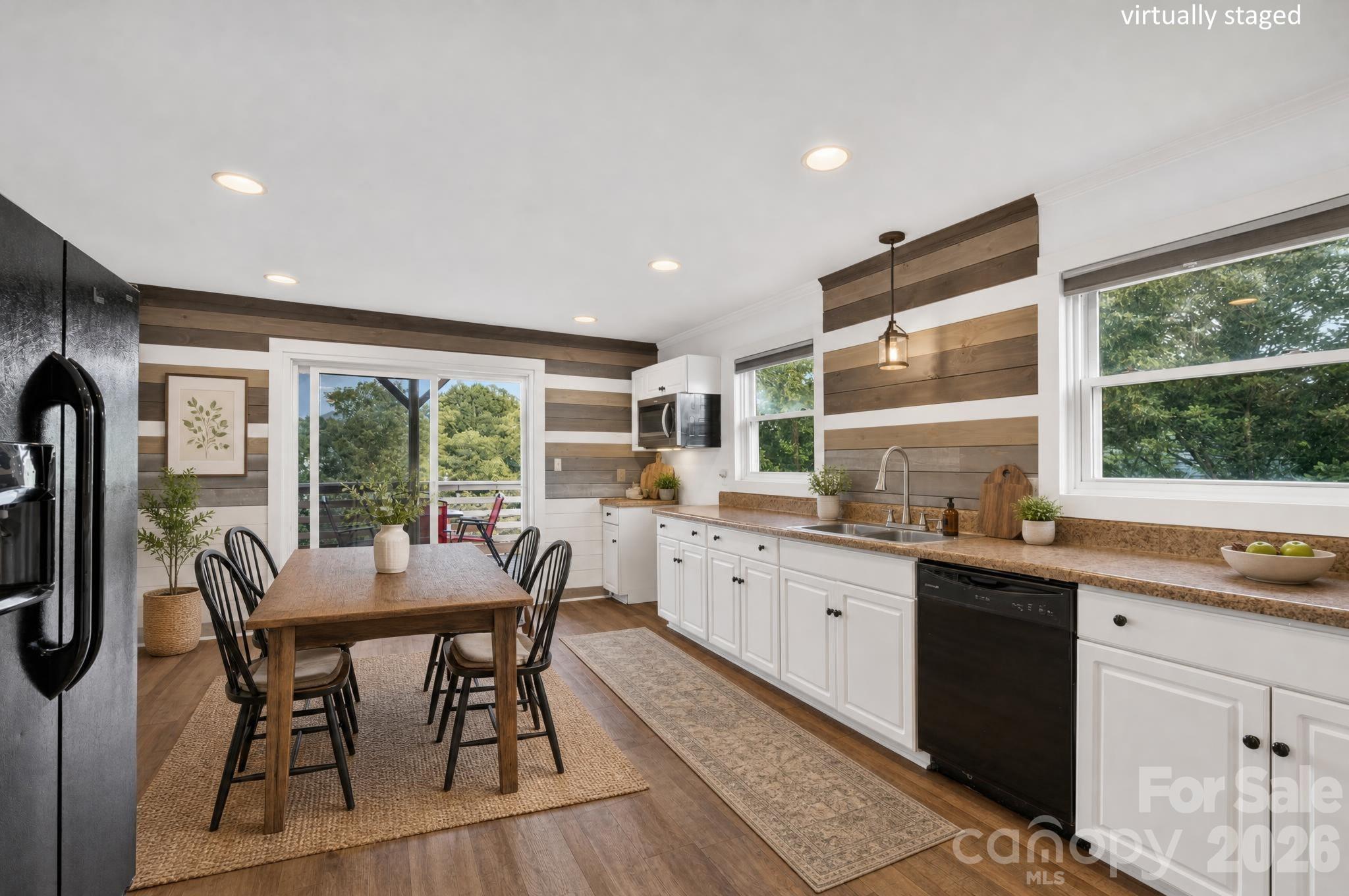 403 SW Spruce Street SW — Lenoir