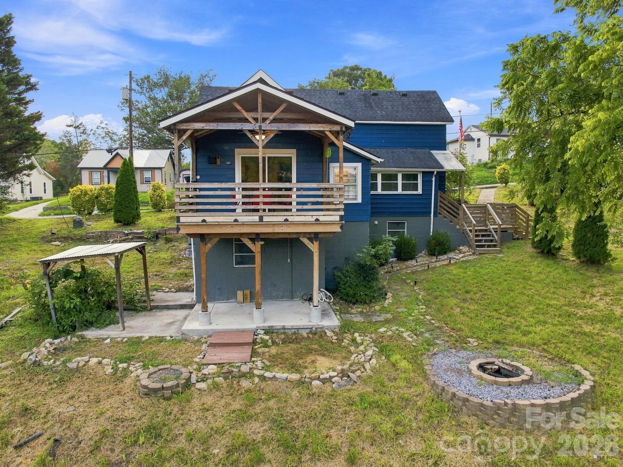 403 SW Spruce Street SW — Lenoir
