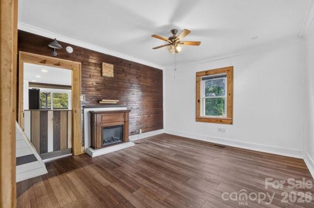 403 SW Spruce Street SW — Lenoir
