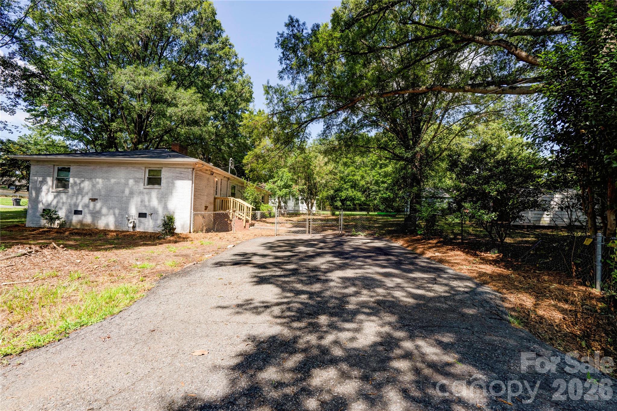 6109 Robinson Church Road — Charlotte