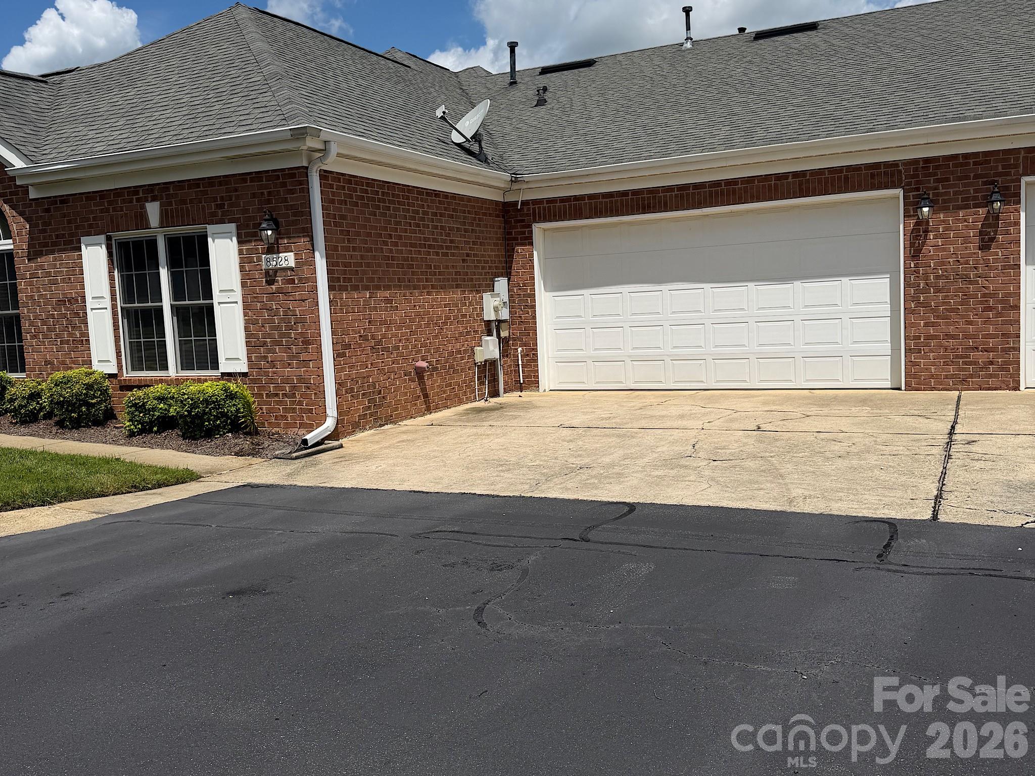 8528 Highland Glen Drive — Charlotte