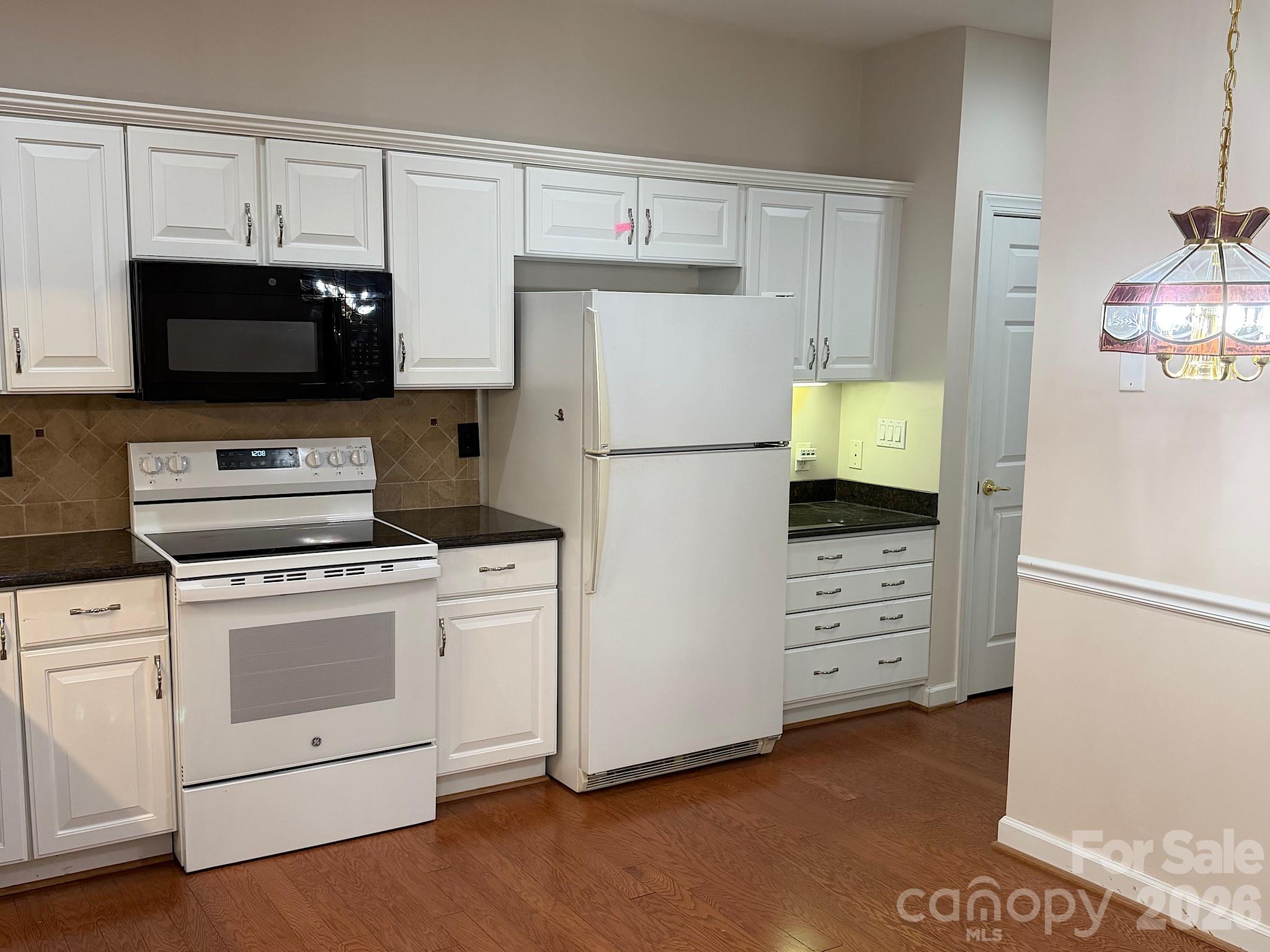8528 Highland Glen Drive — Charlotte