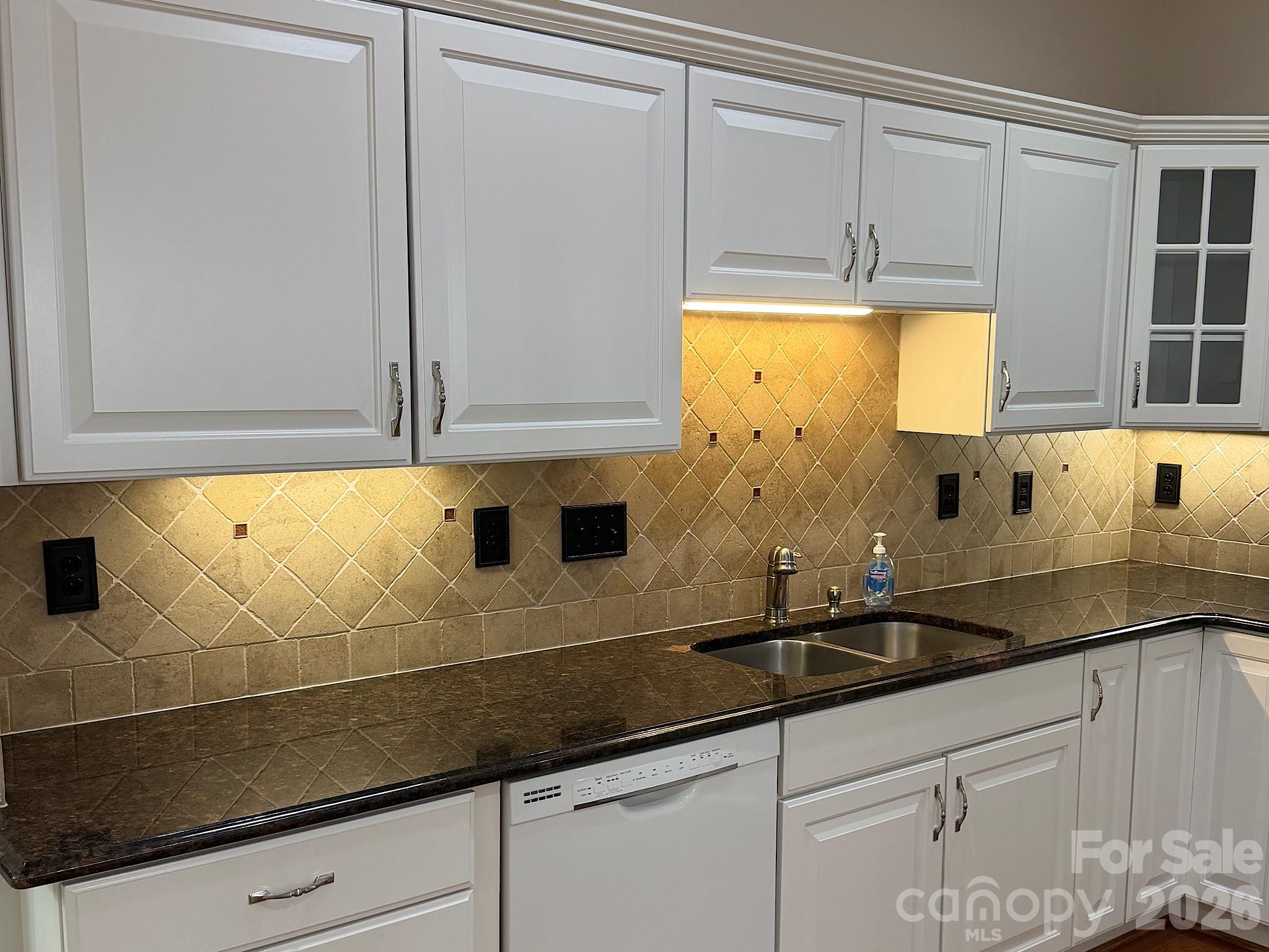 8528 Highland Glen Drive — Charlotte