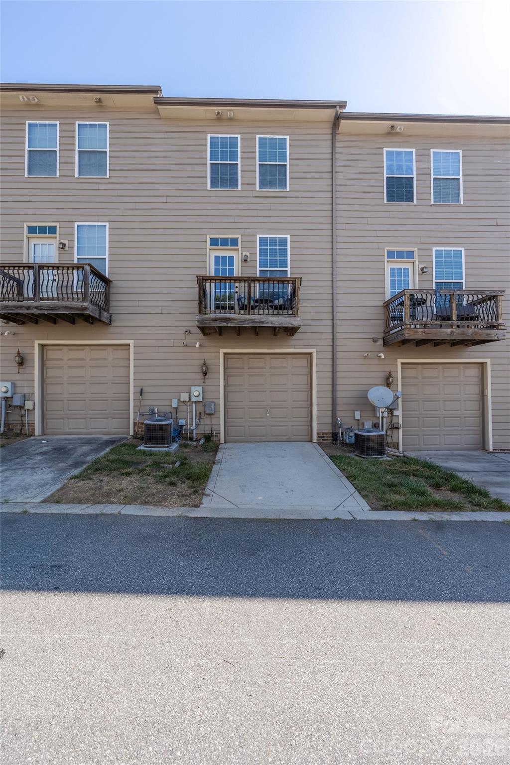13811 Hill Street — Huntersville