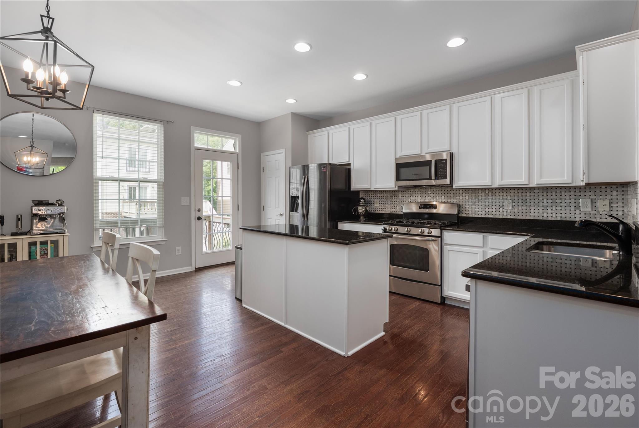 13811 Hill Street — Huntersville
