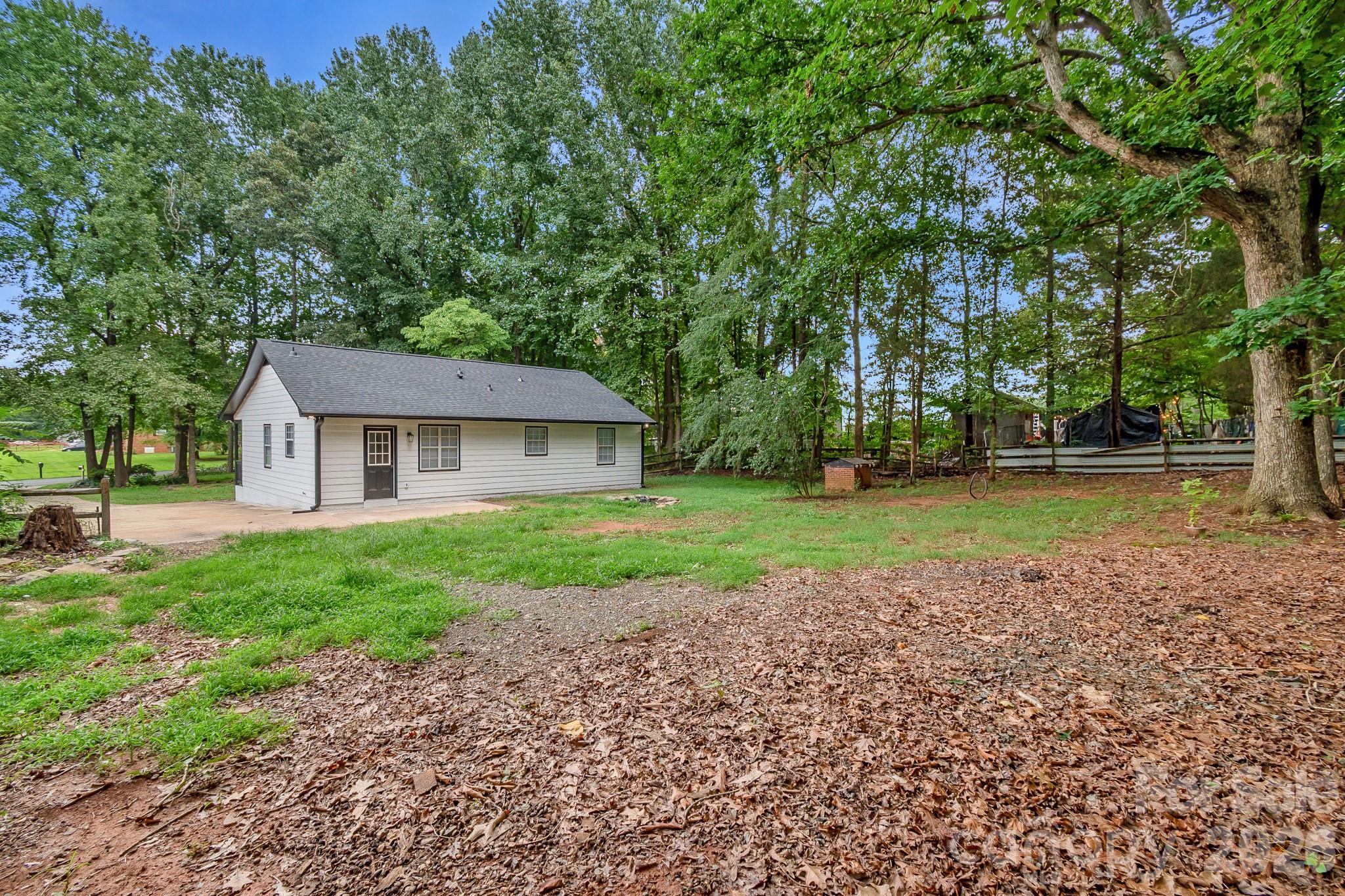 8425 Lochinvar Drive — Charlotte