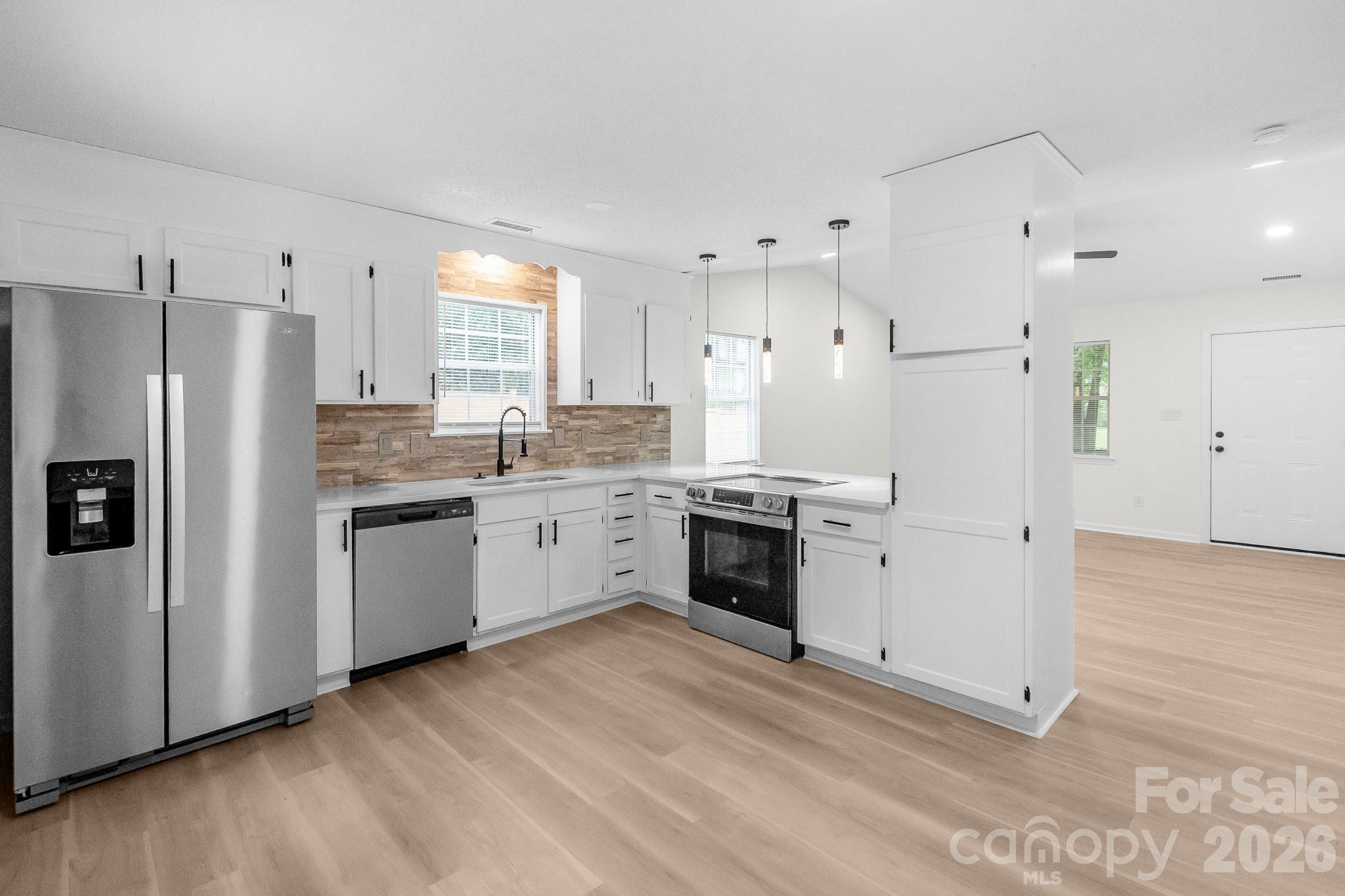 8425 Lochinvar Drive — Charlotte