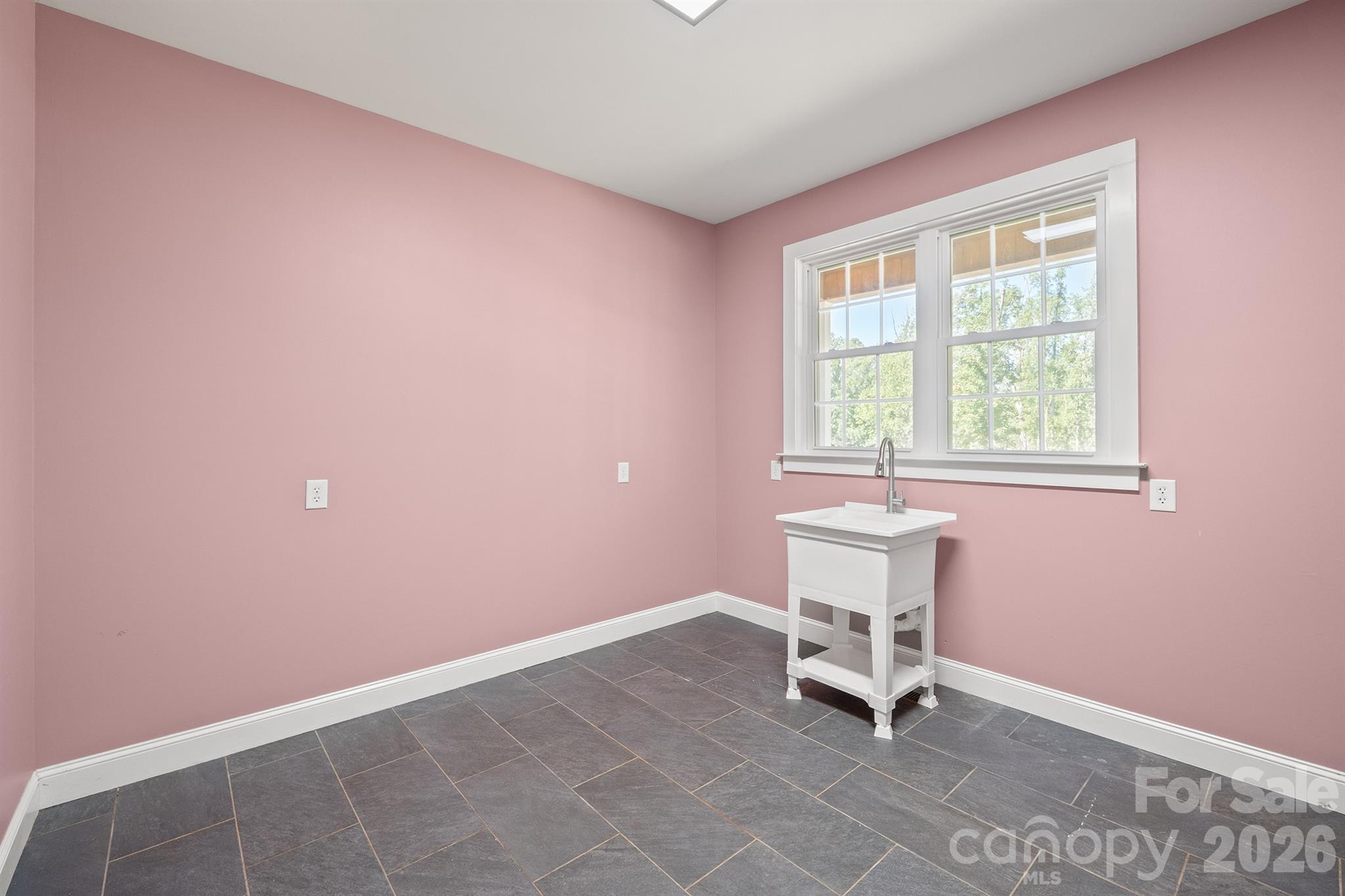 378 Walnut Tree Road — Statesville