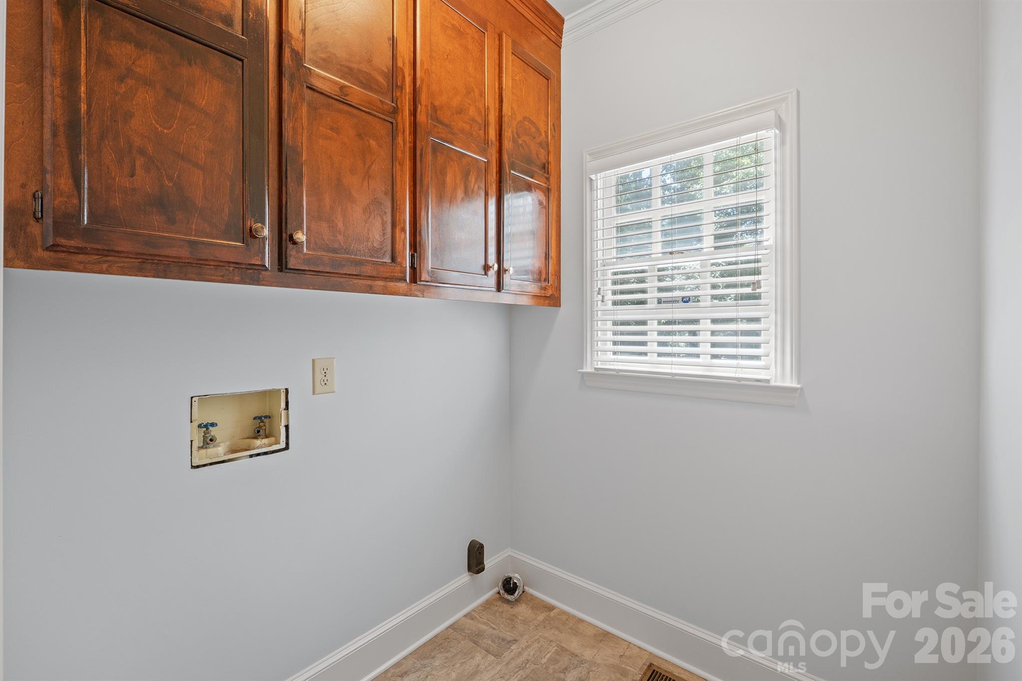 7000 Hollow Oak Drive — Charlotte
