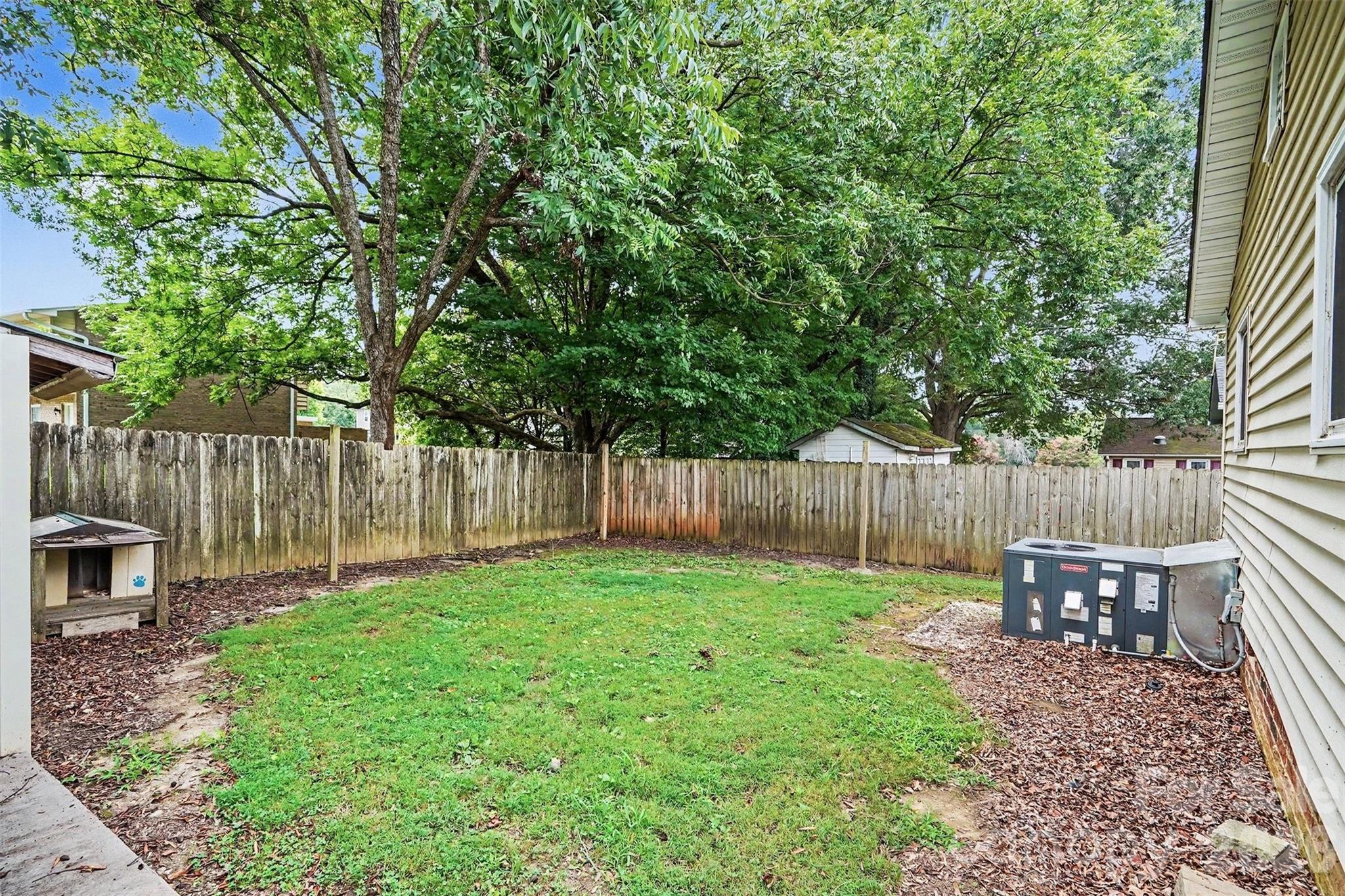 105 W Church Street — Granite Quarry