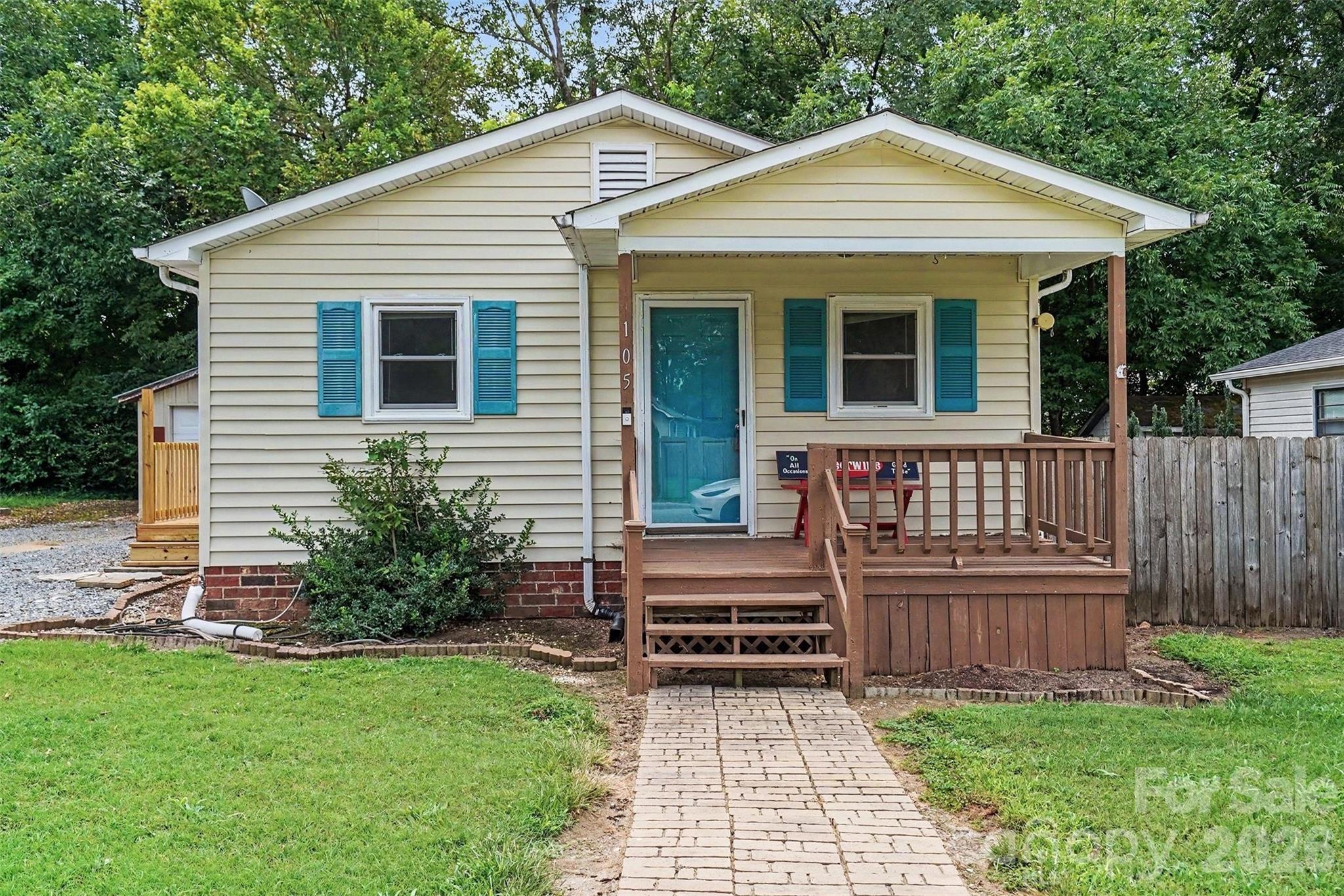 105 W Church Street — Granite Quarry