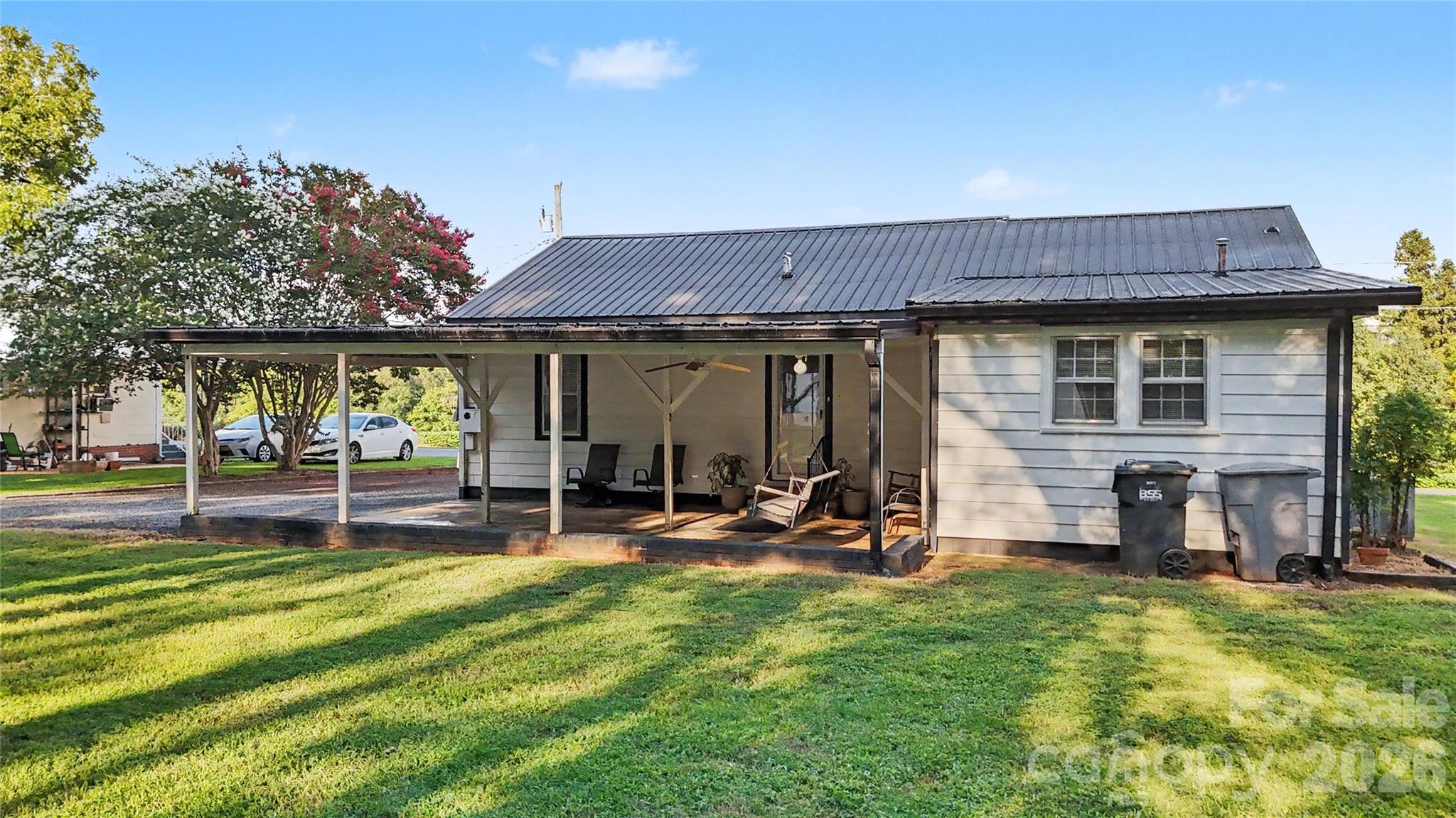 832 Baker Street — Statesville