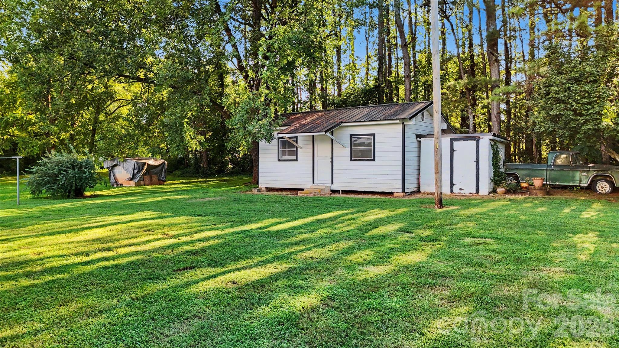 832 Baker Street — Statesville