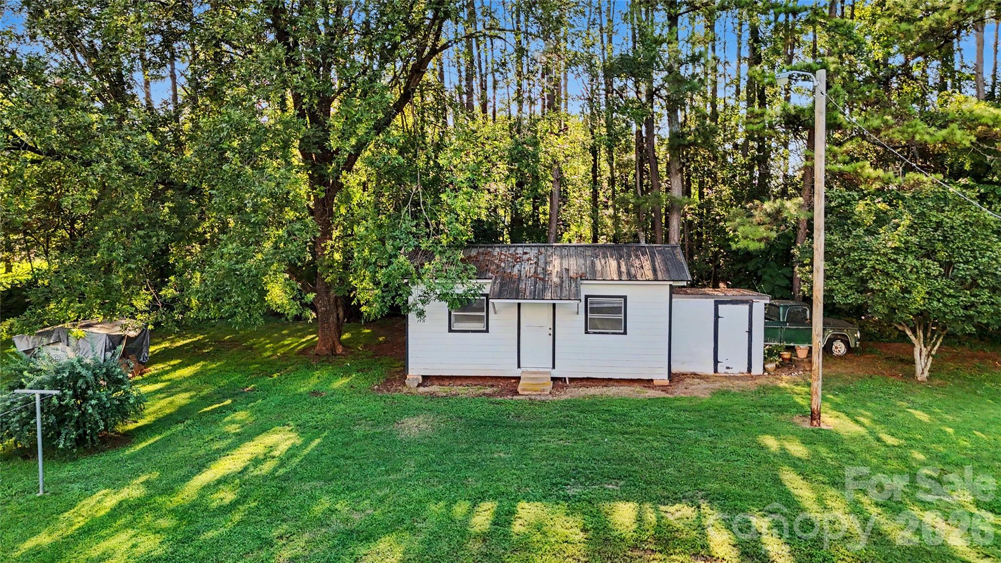 832 Baker Street — Statesville
