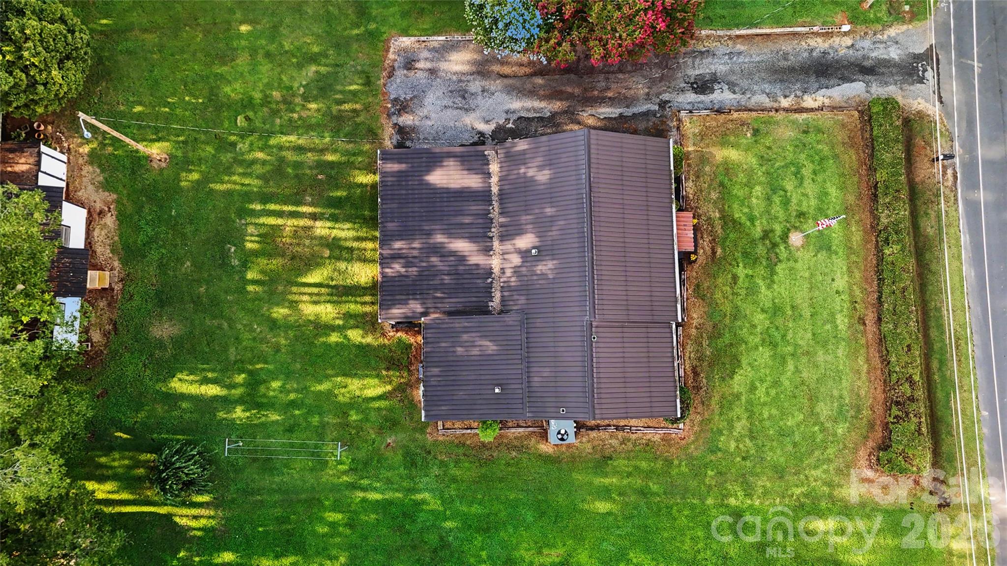 832 Baker Street — Statesville