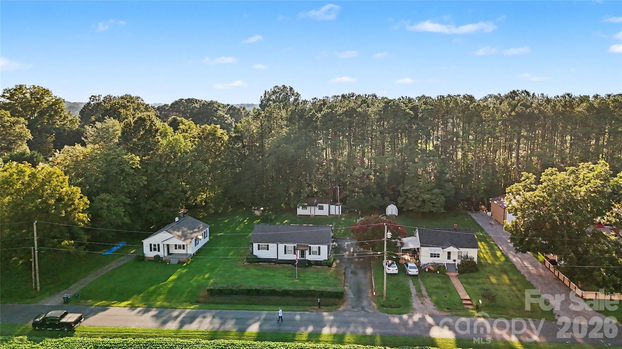 832 Baker Street — Statesville