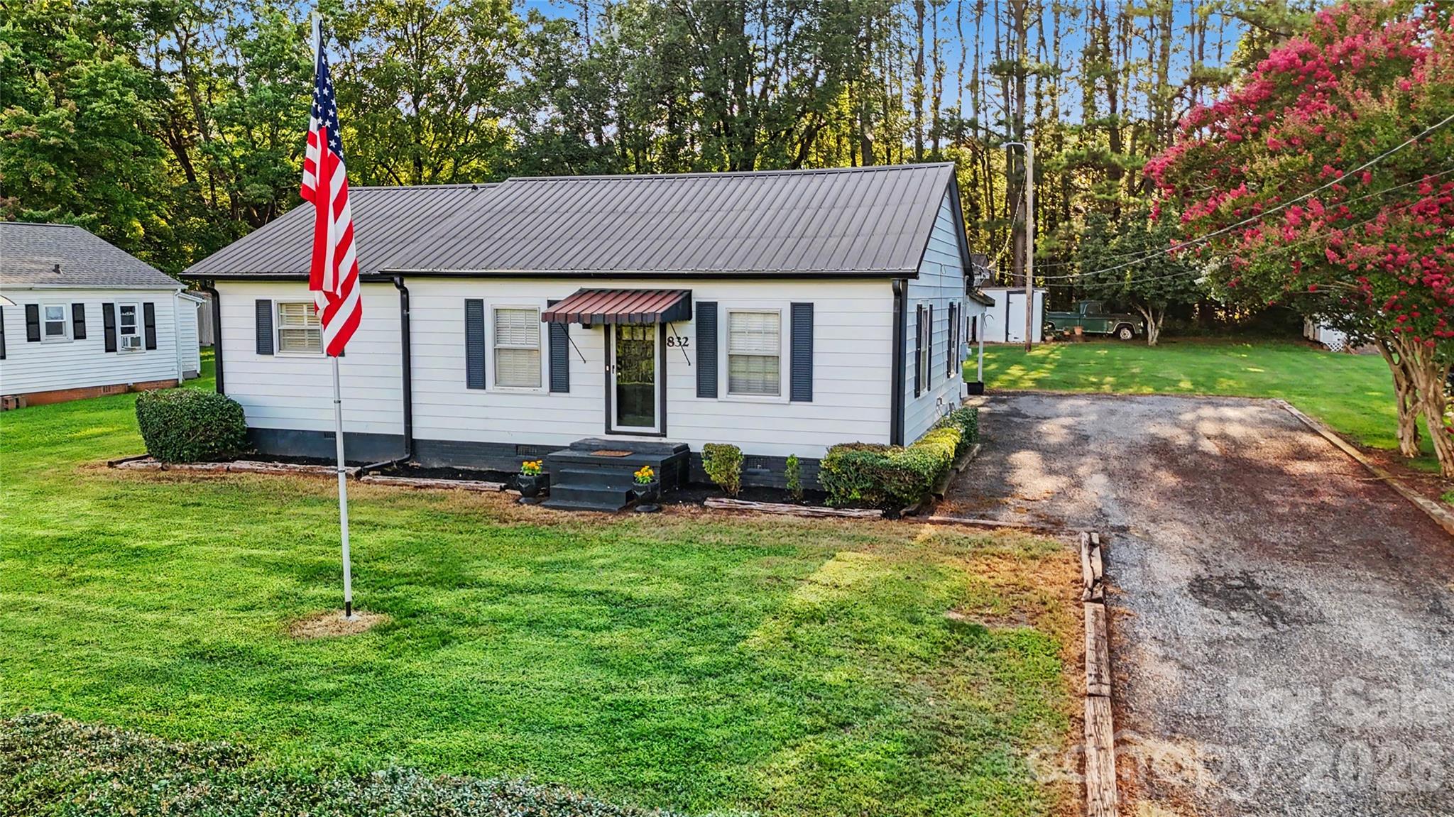 832 Baker Street — Statesville
