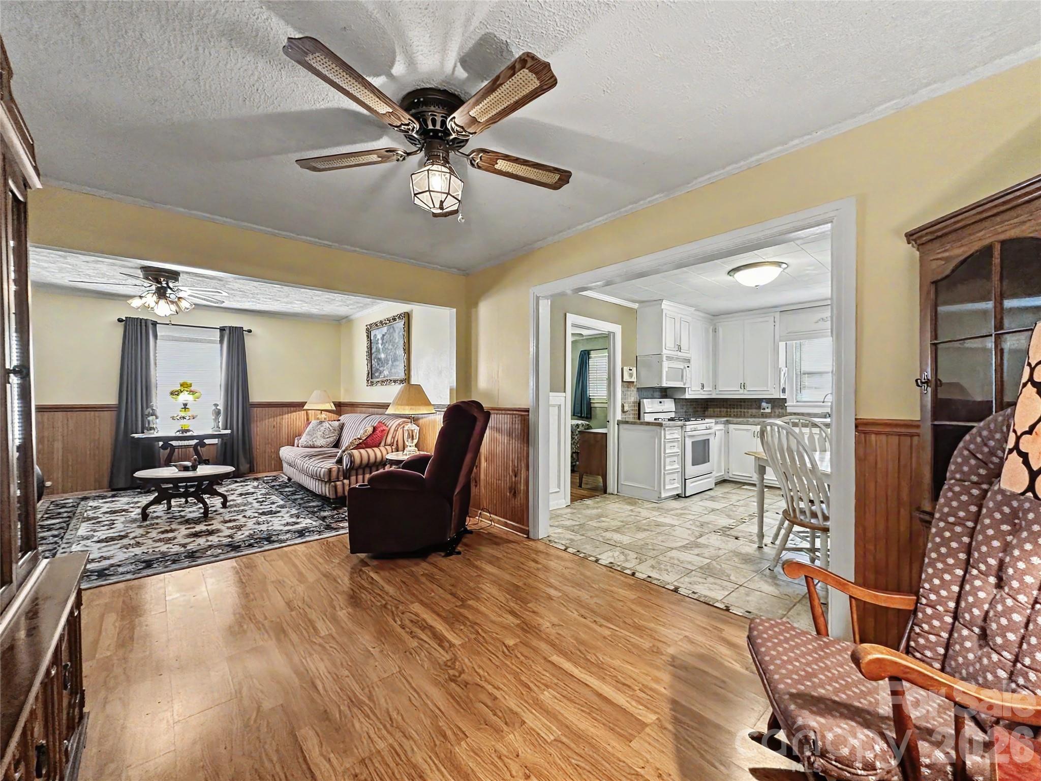 832 Baker Street — Statesville