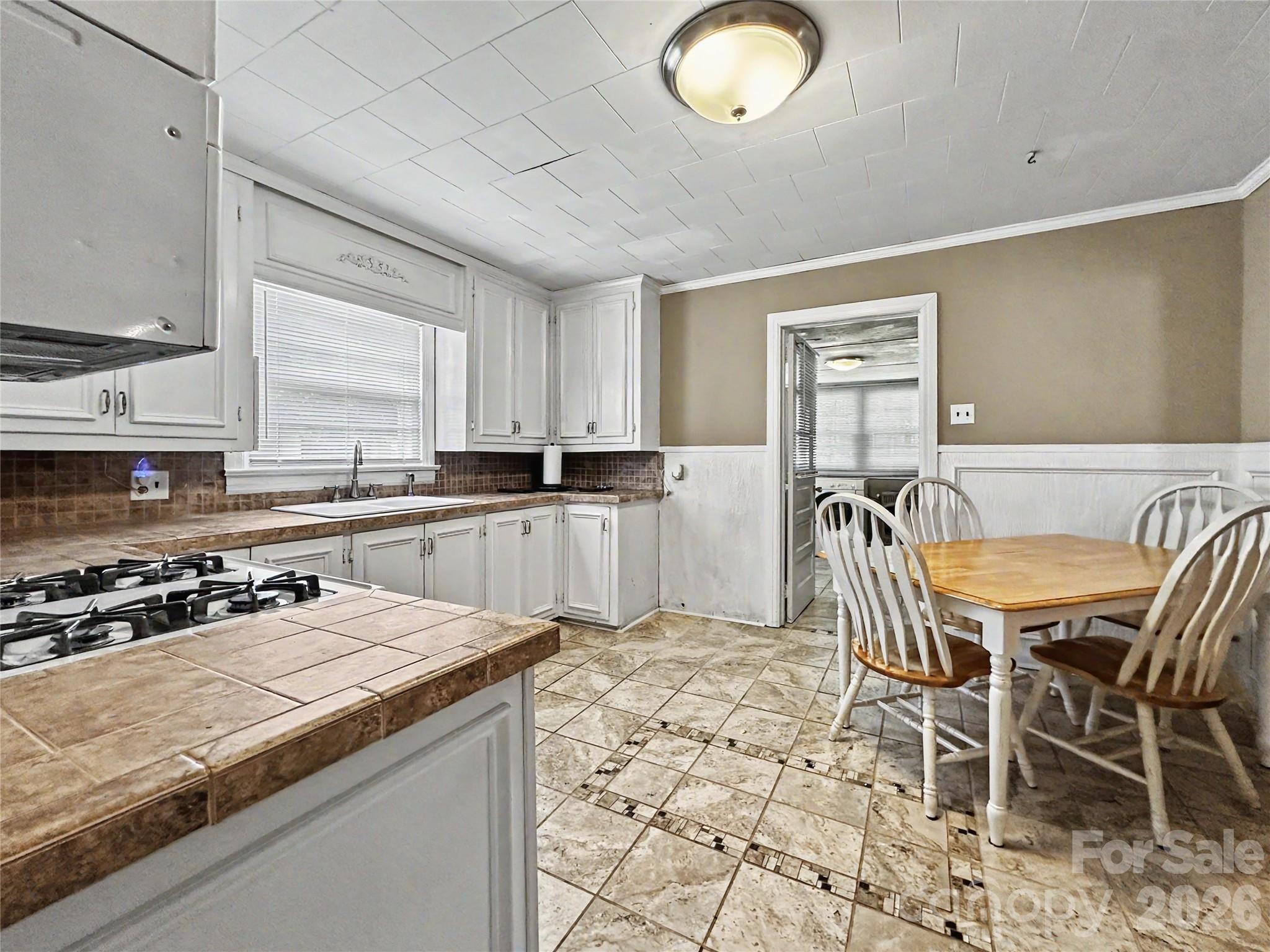 832 Baker Street — Statesville