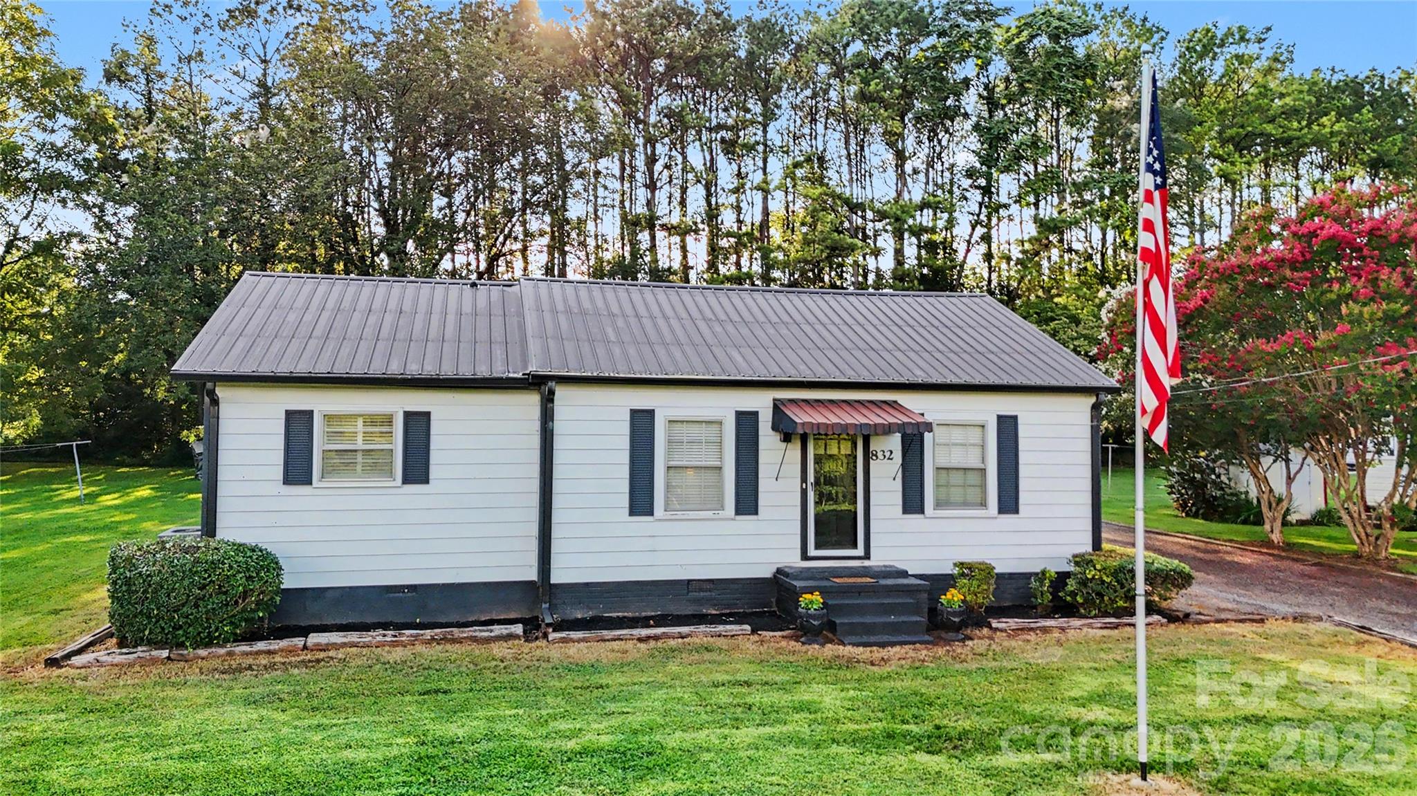832 Baker Street — Statesville