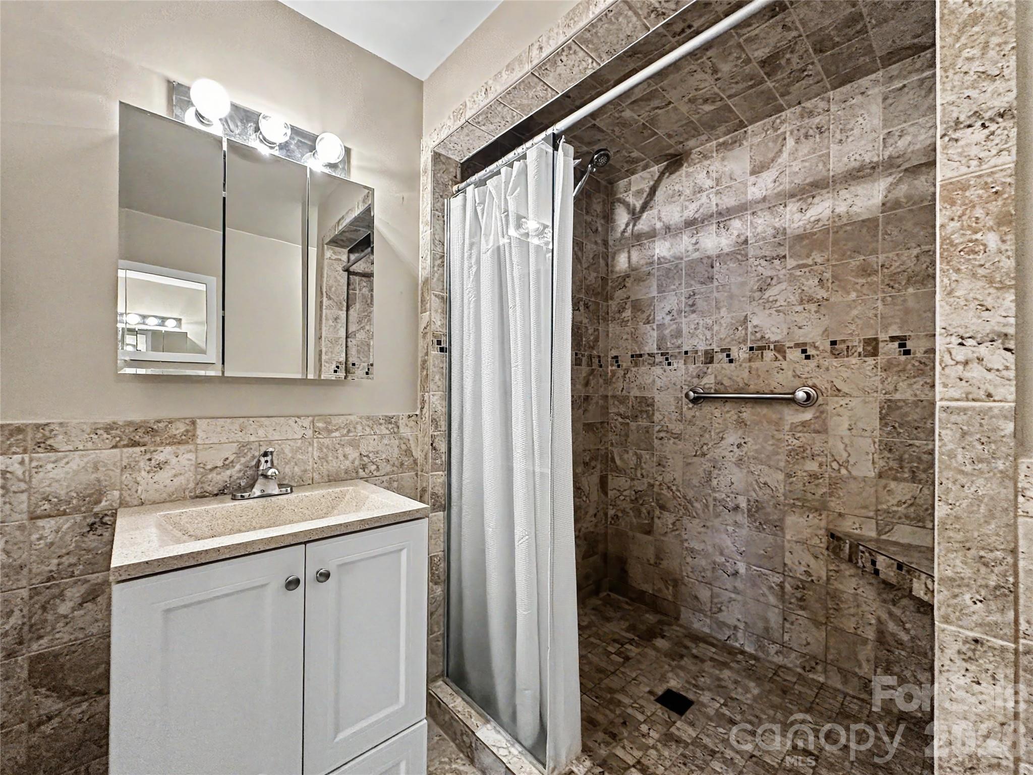 832 Baker Street — Statesville