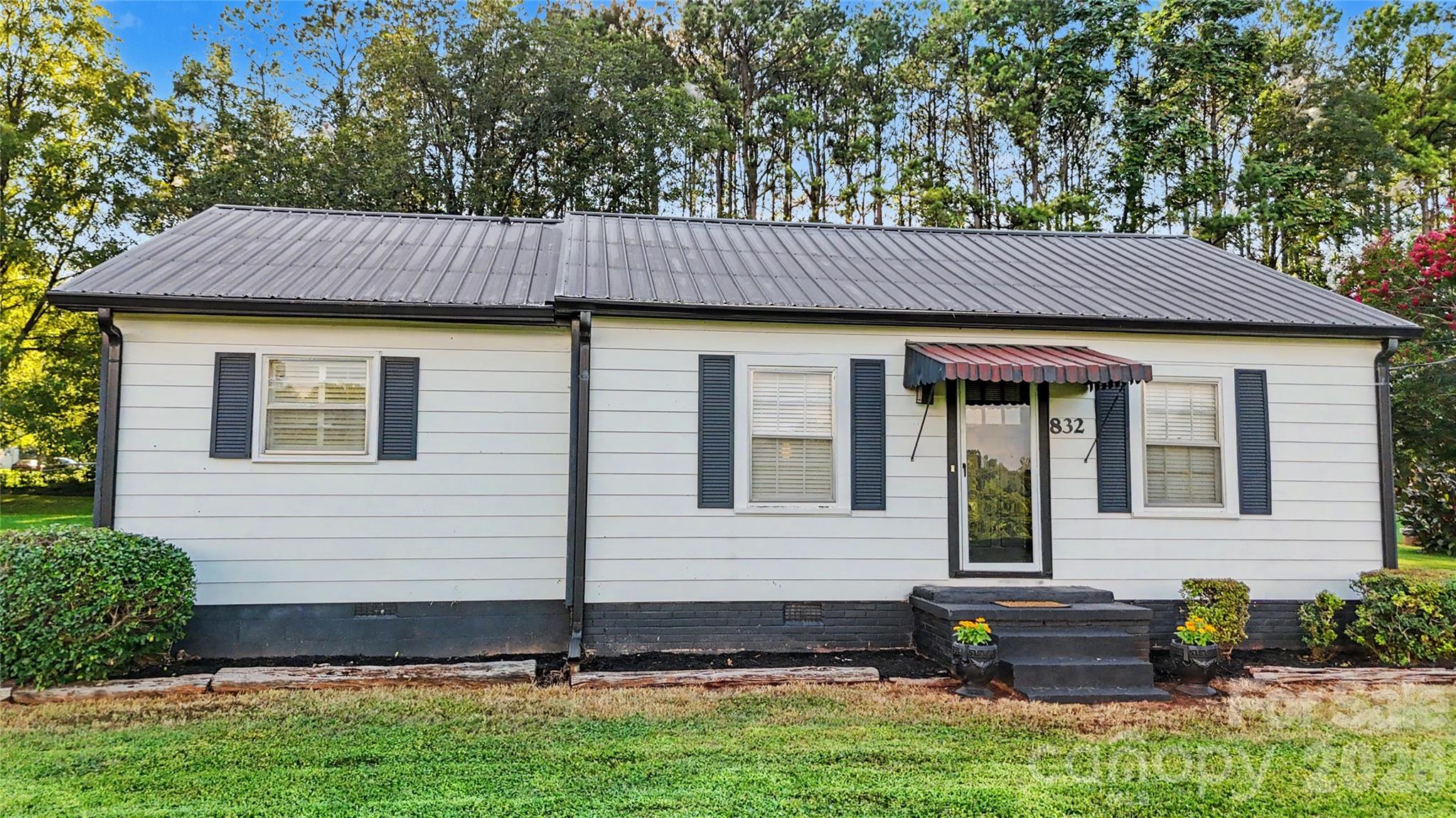 832 Baker Street — Statesville