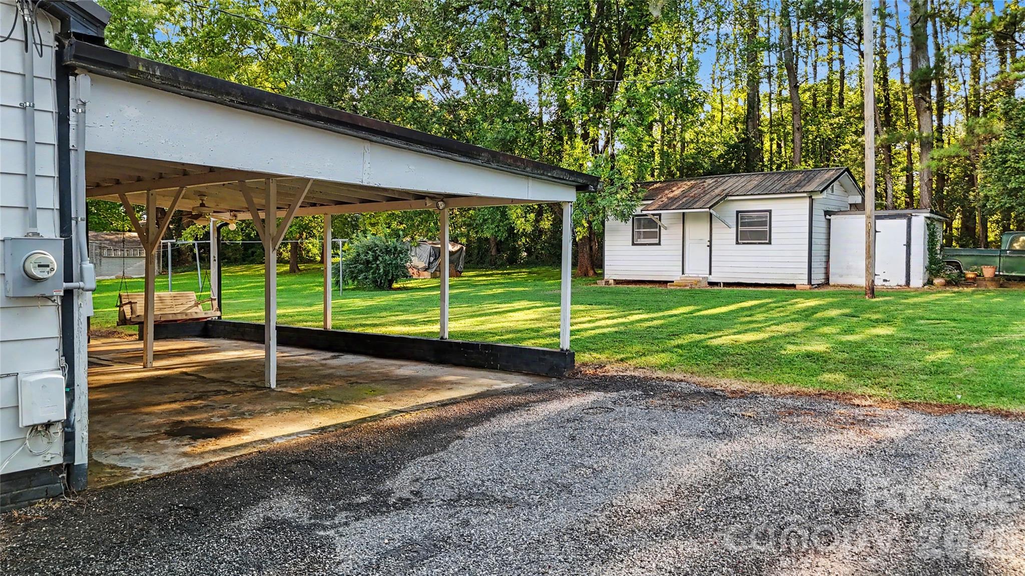 832 Baker Street — Statesville