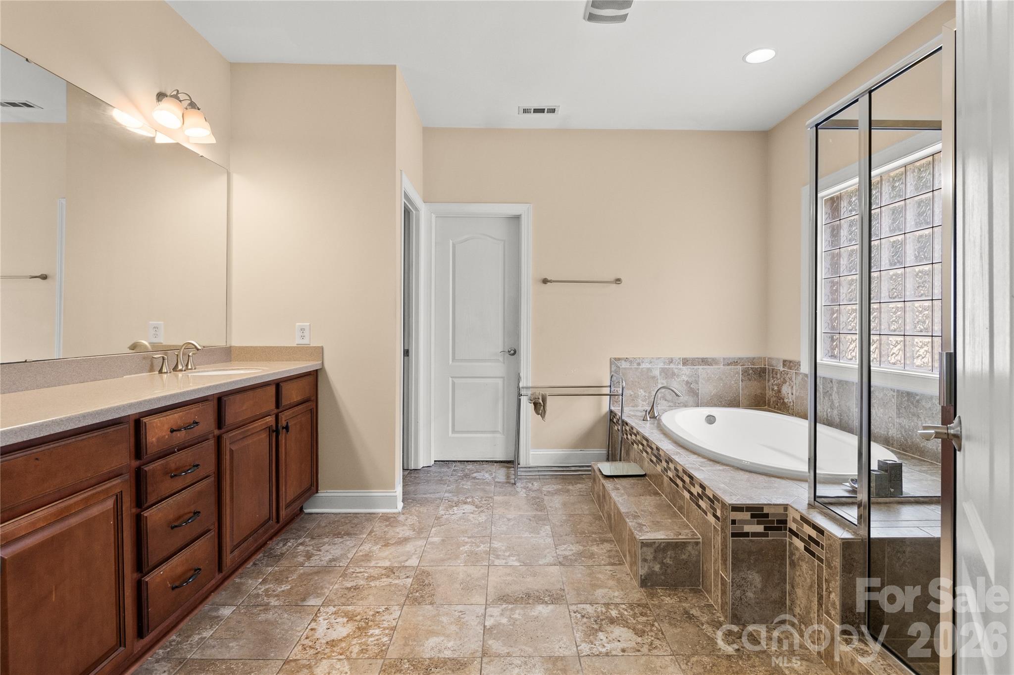 8744 Savannah Road — Harrisburg
