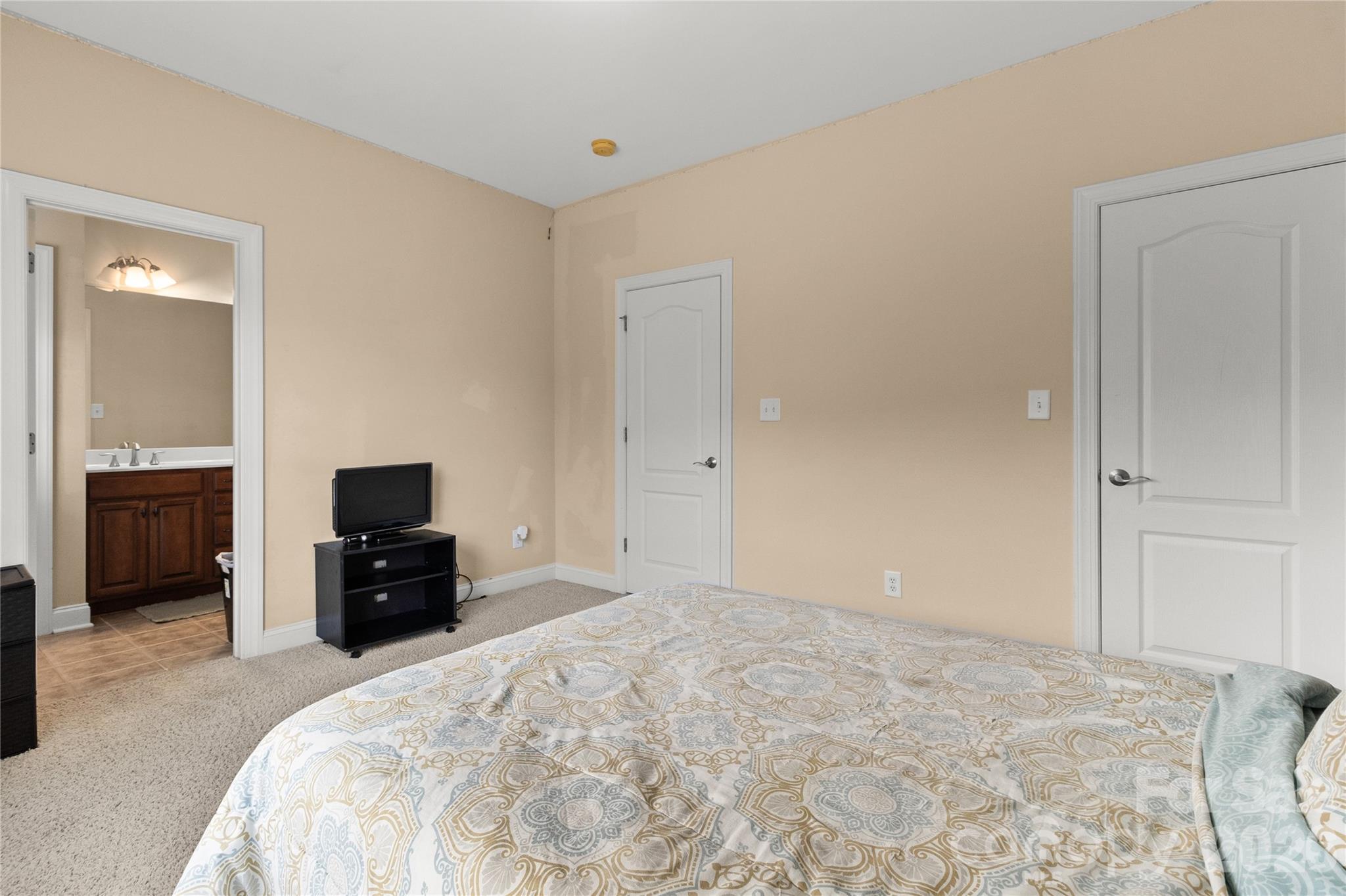 8744 Savannah Road — Harrisburg