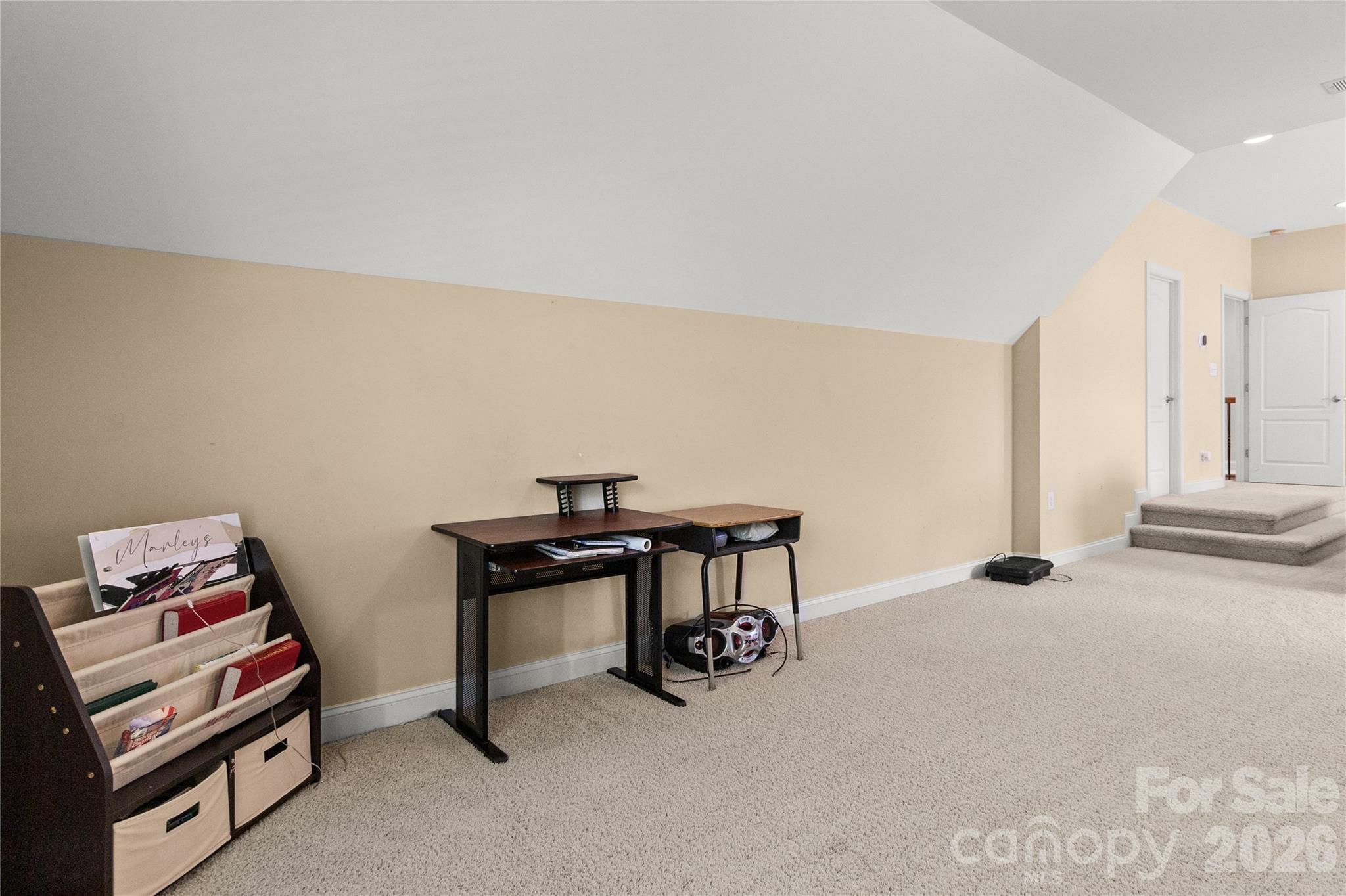 8744 Savannah Road — Harrisburg