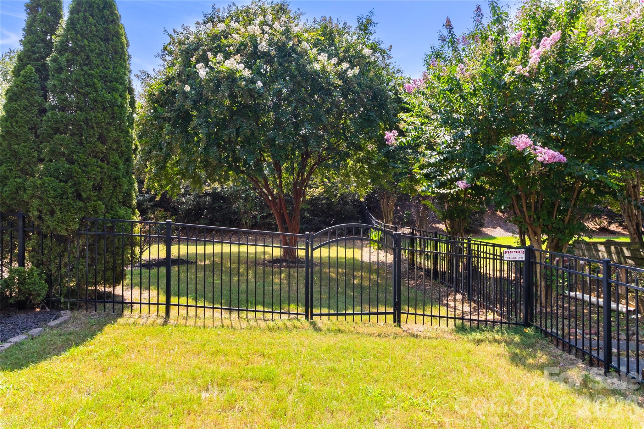 8744 Savannah Road — Harrisburg