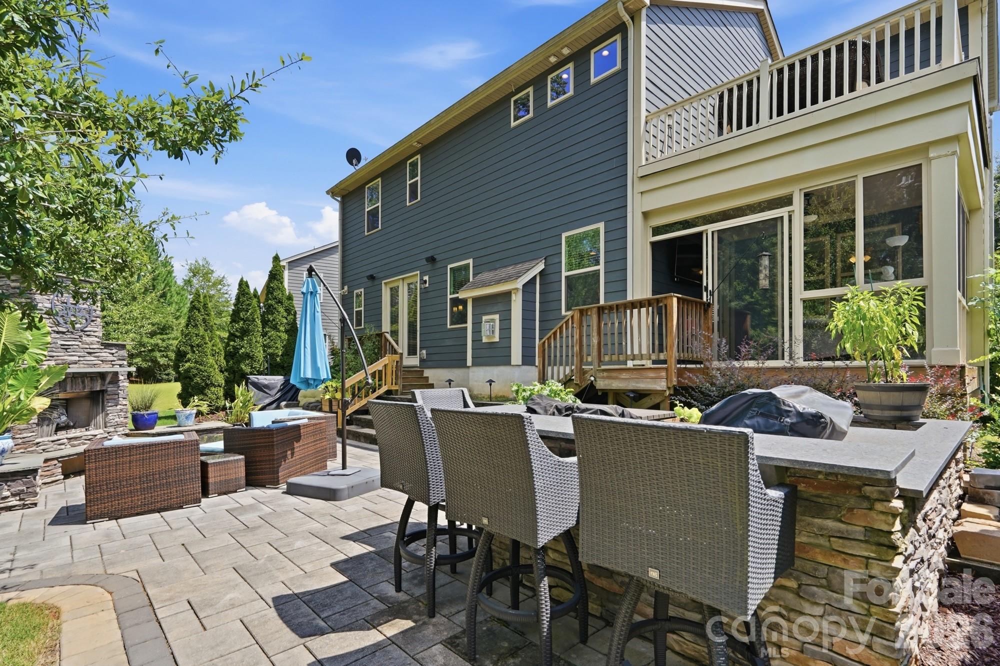 561 Sandbar Point — Lake Wylie