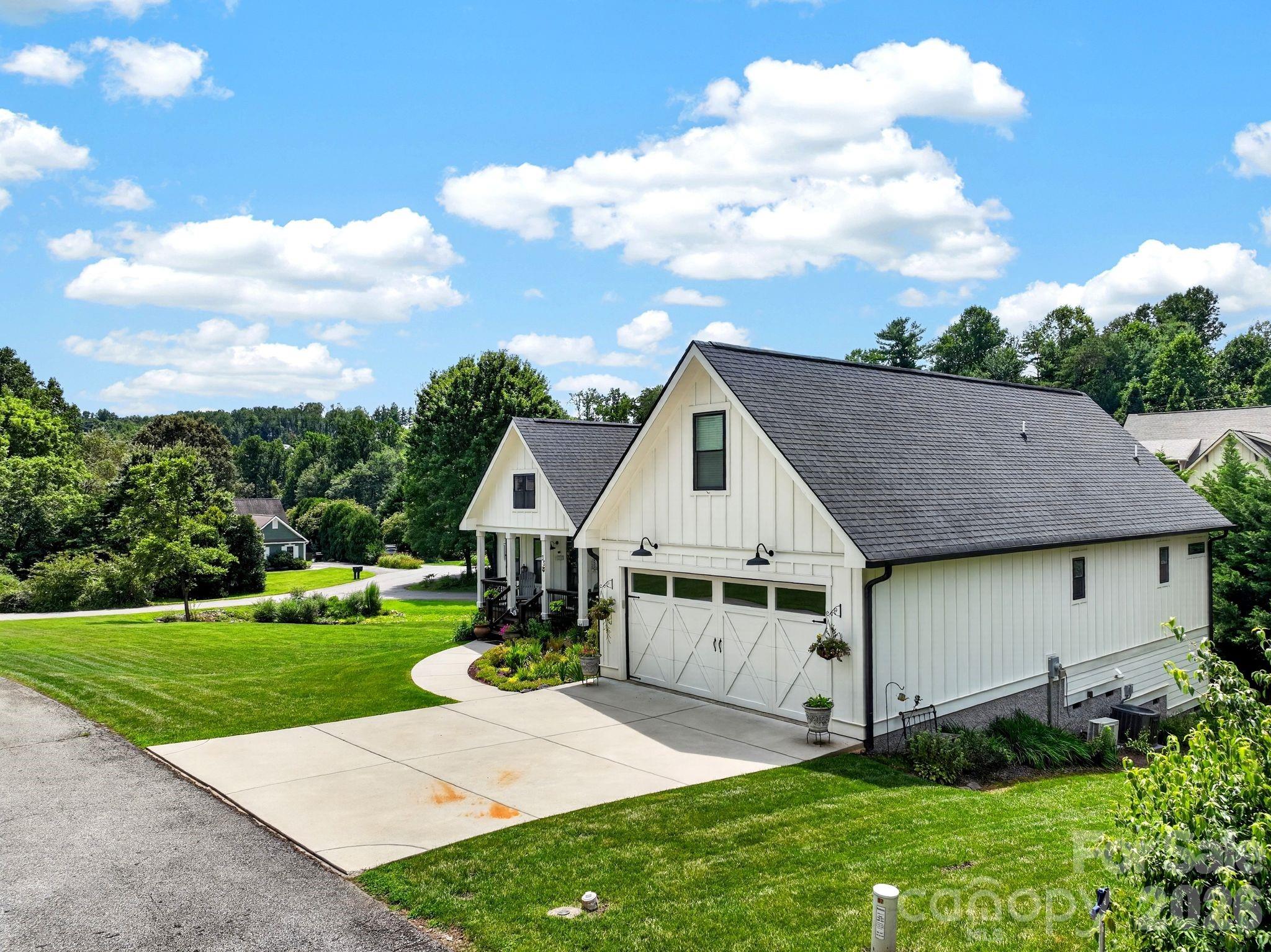 35 Meadow Haven Court — Mills River