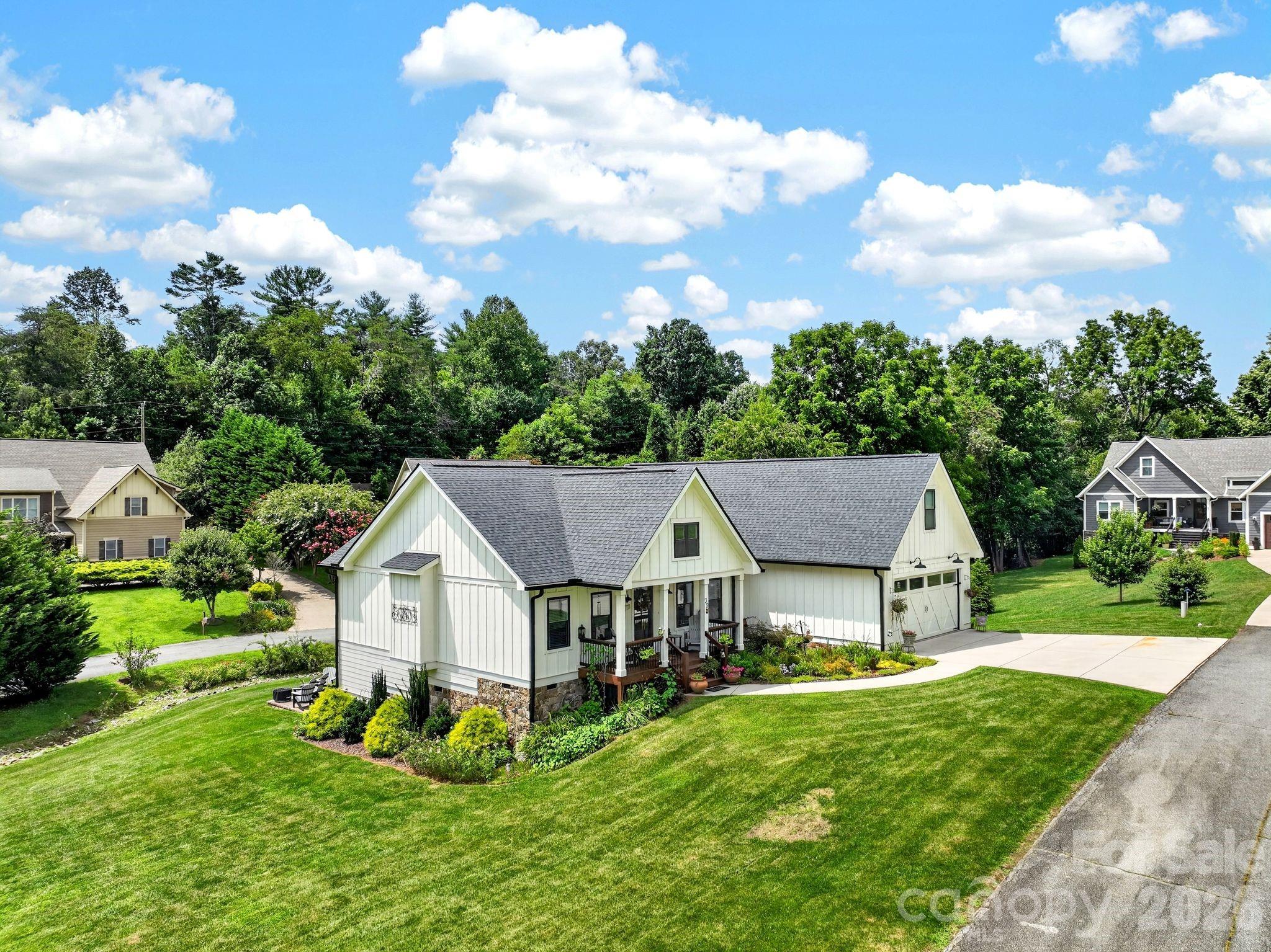 35 Meadow Haven Court — Mills River