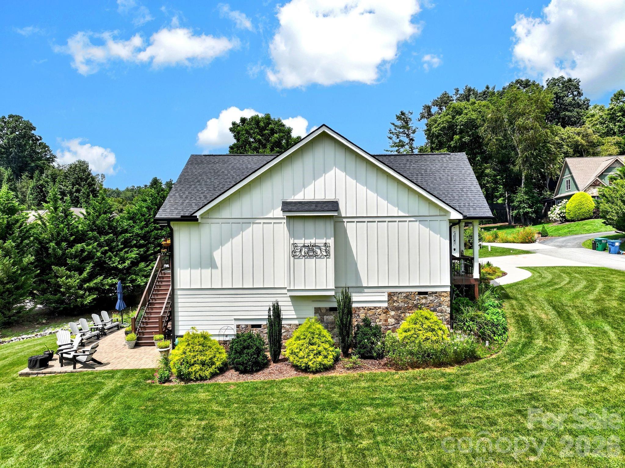 35 Meadow Haven Court — Mills River