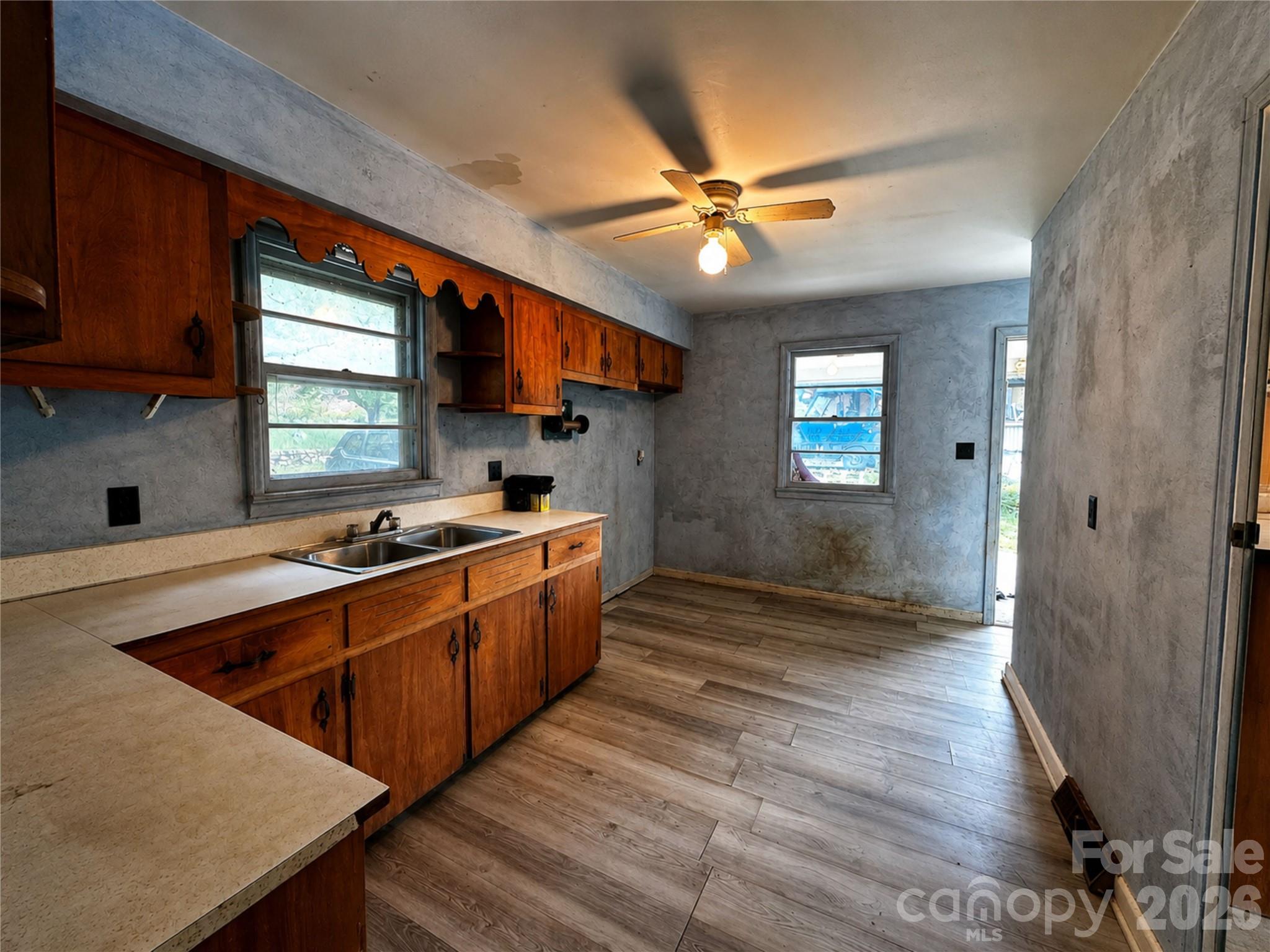 440 US 19e Highway — Spruce Pine