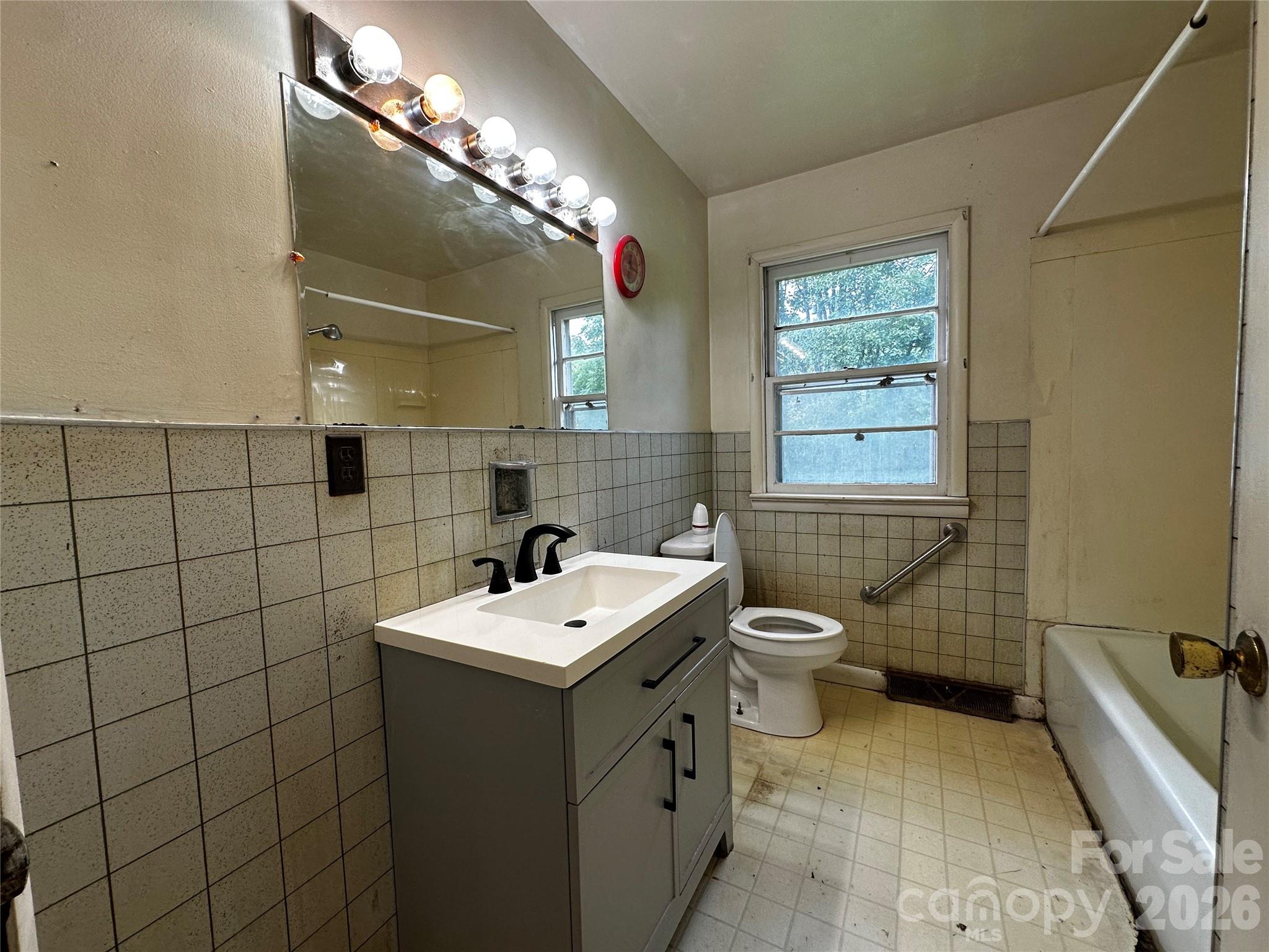 440 US 19e Highway — Spruce Pine